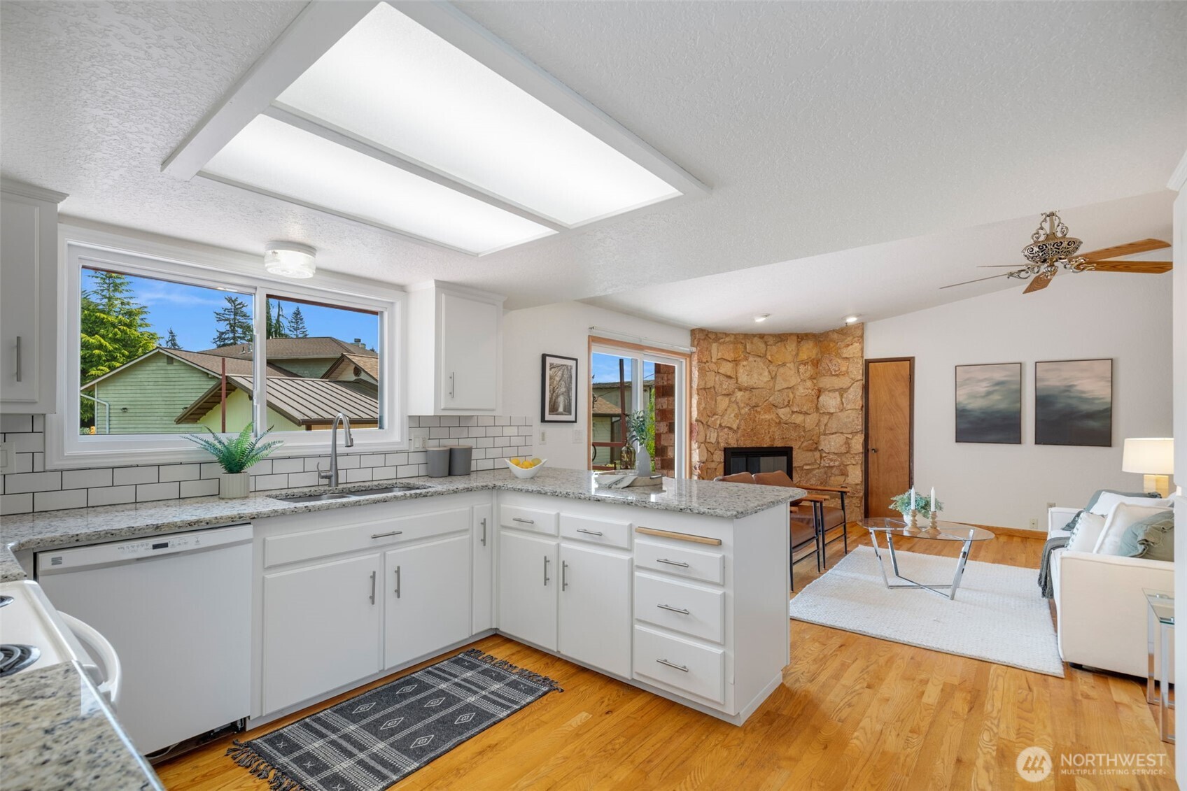 20229 24th Avenue W, Lynnwood, WA 98036