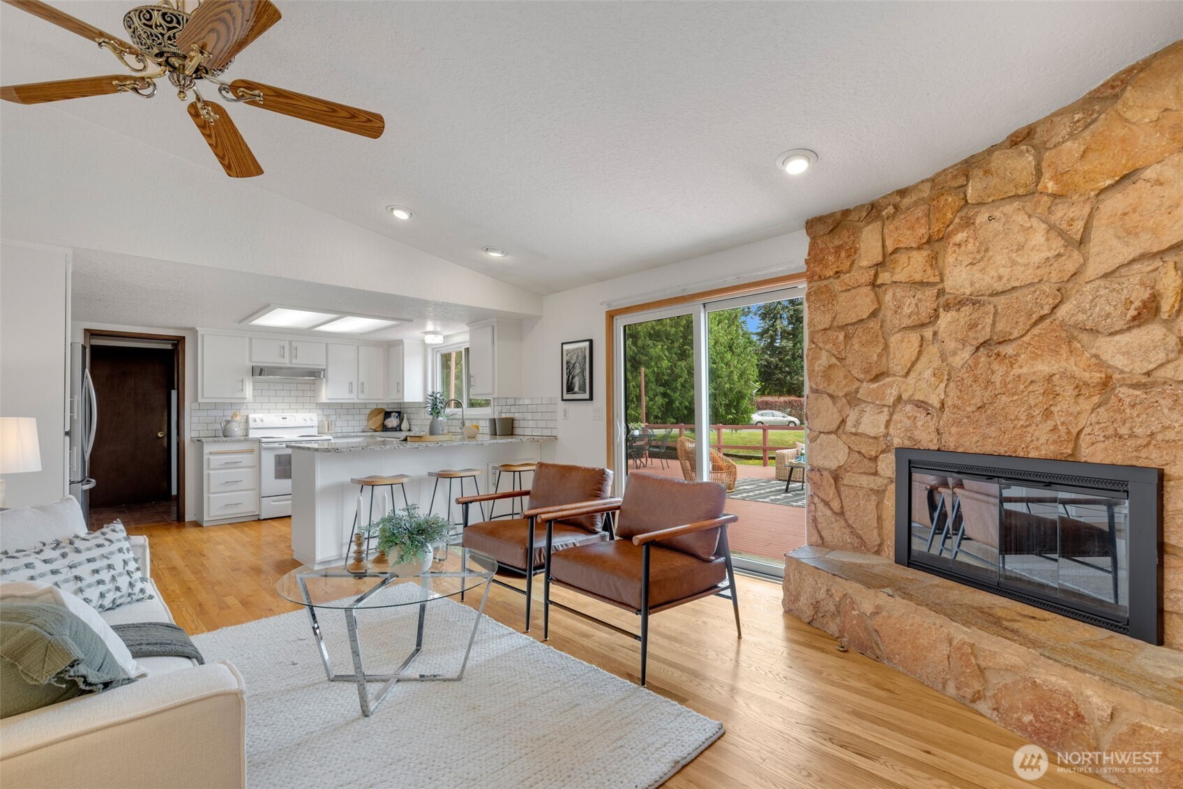 20229 24th Avenue W, Lynnwood, WA 98036