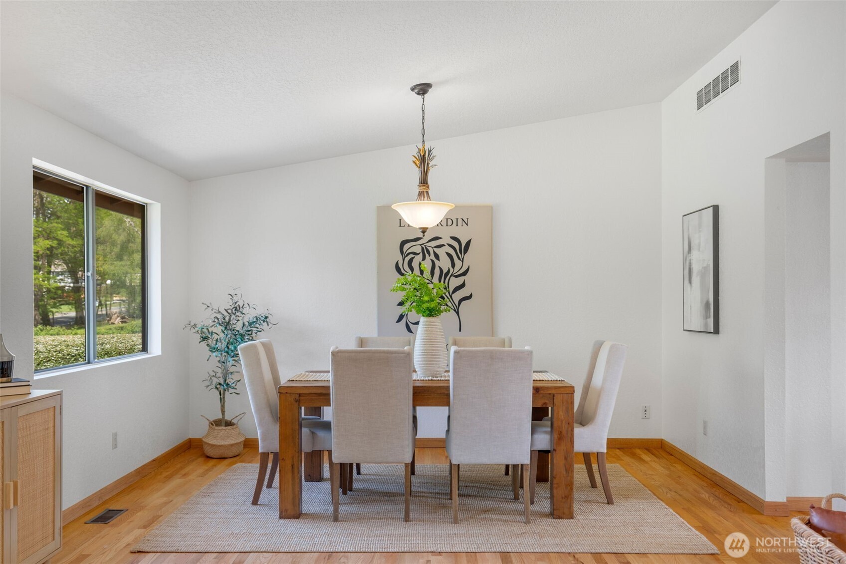 20229 24th Avenue W, Lynnwood, WA 98036