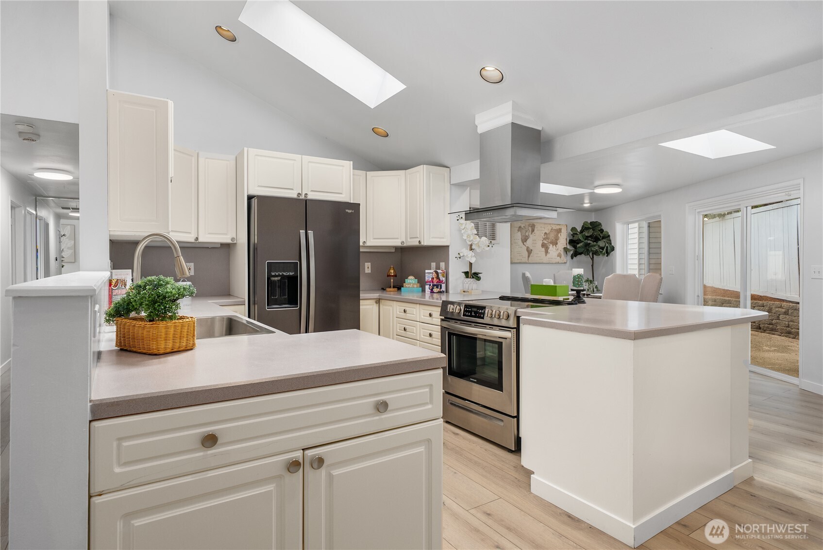 691 Redmond Avenue NE, Renton, WA 98056