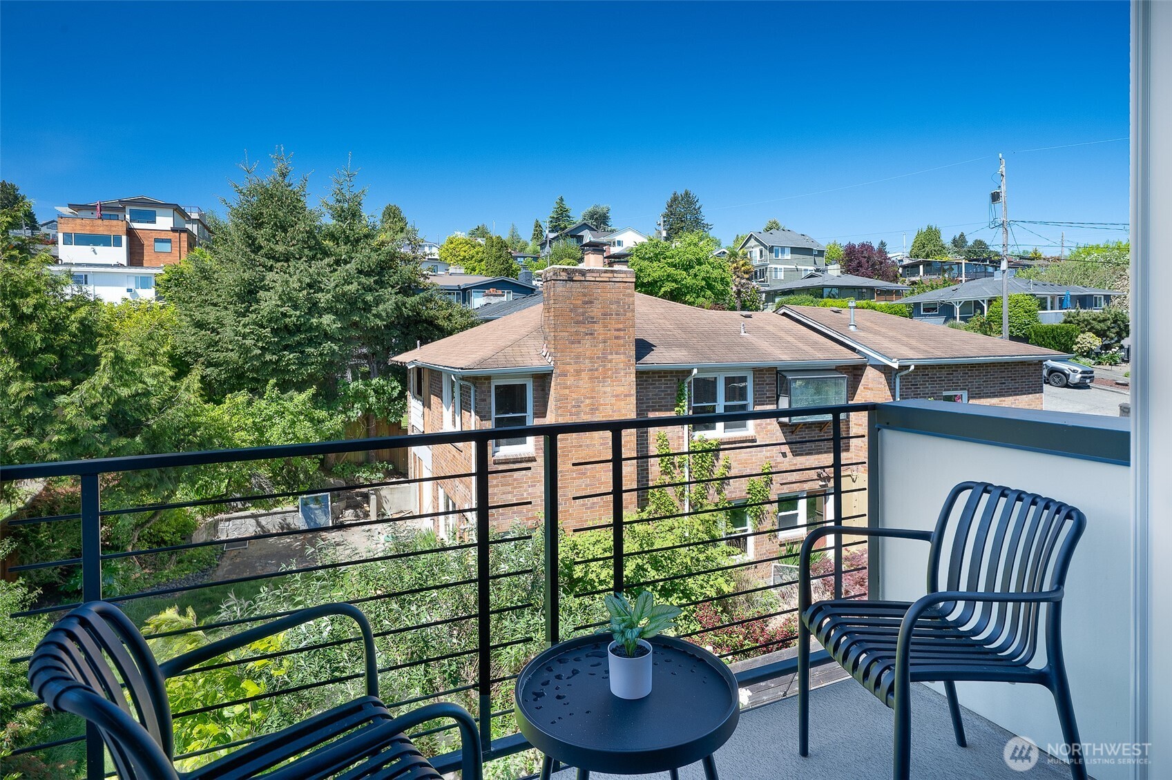 2415 W Lynn Street , Seattle, WA 98199