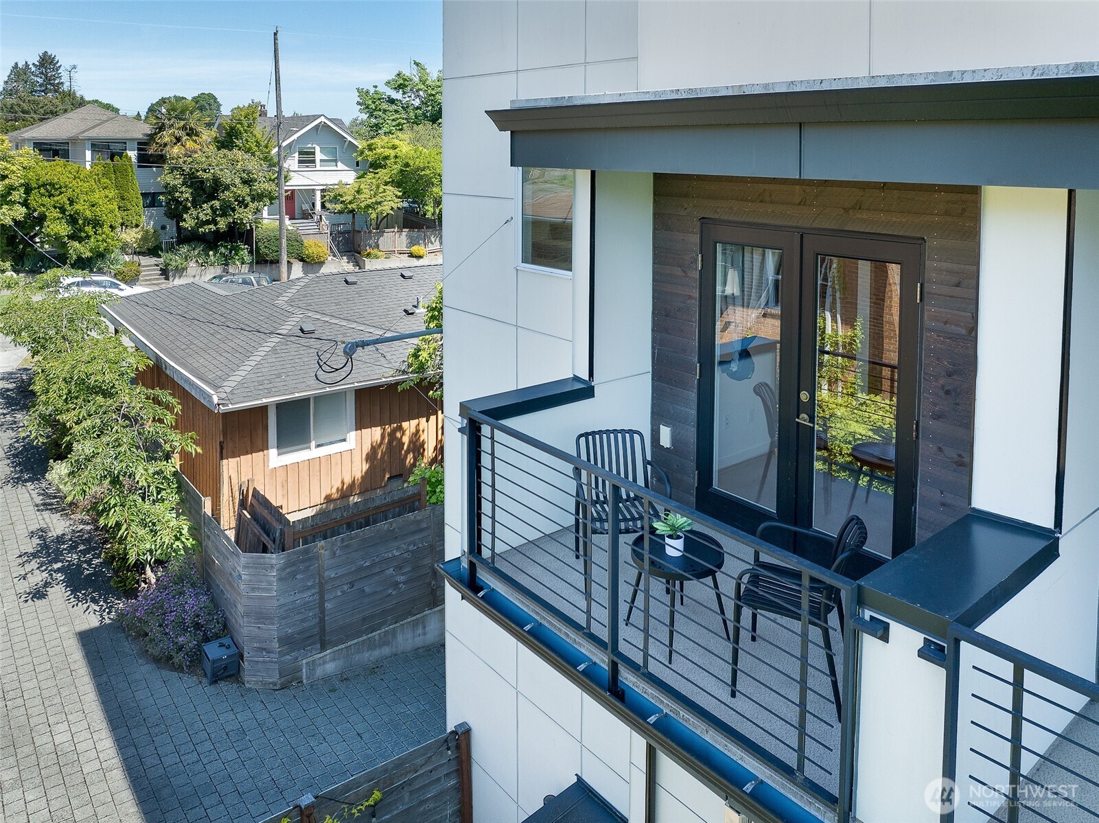 2415 W Lynn Street , Seattle, WA 98199
