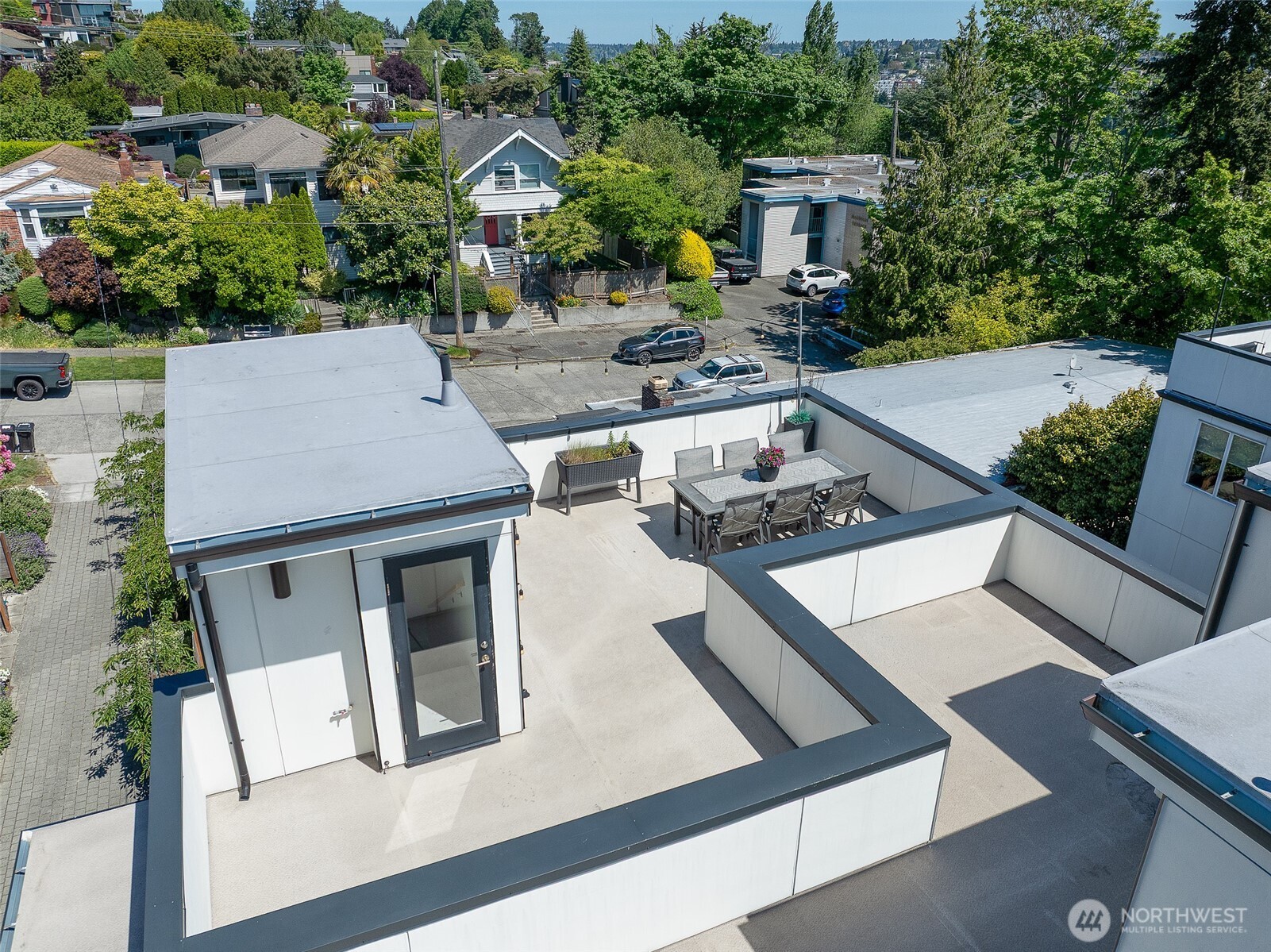2415 W Lynn Street , Seattle, WA 98199