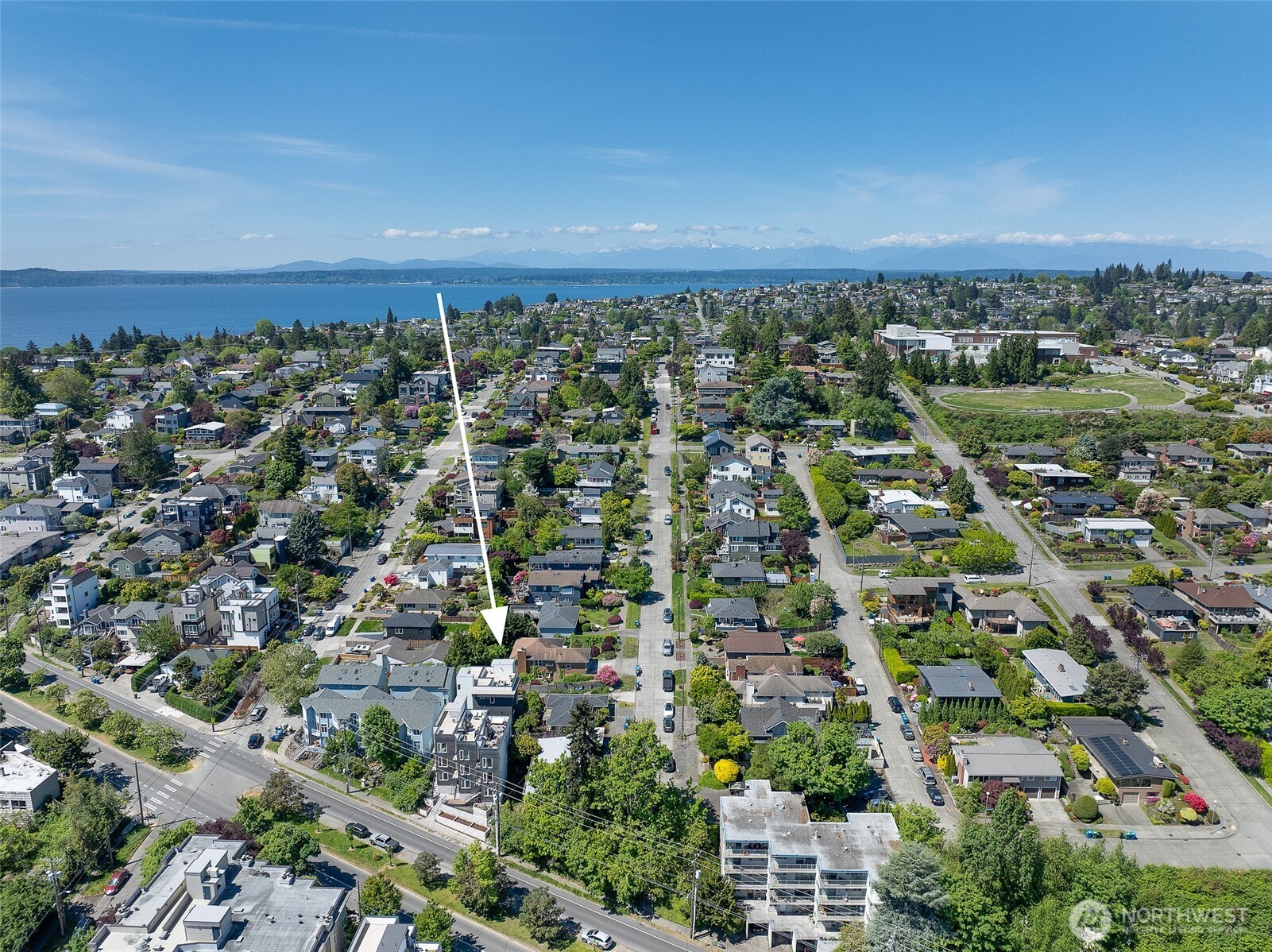 2415 W Lynn Street , Seattle, WA 98199
