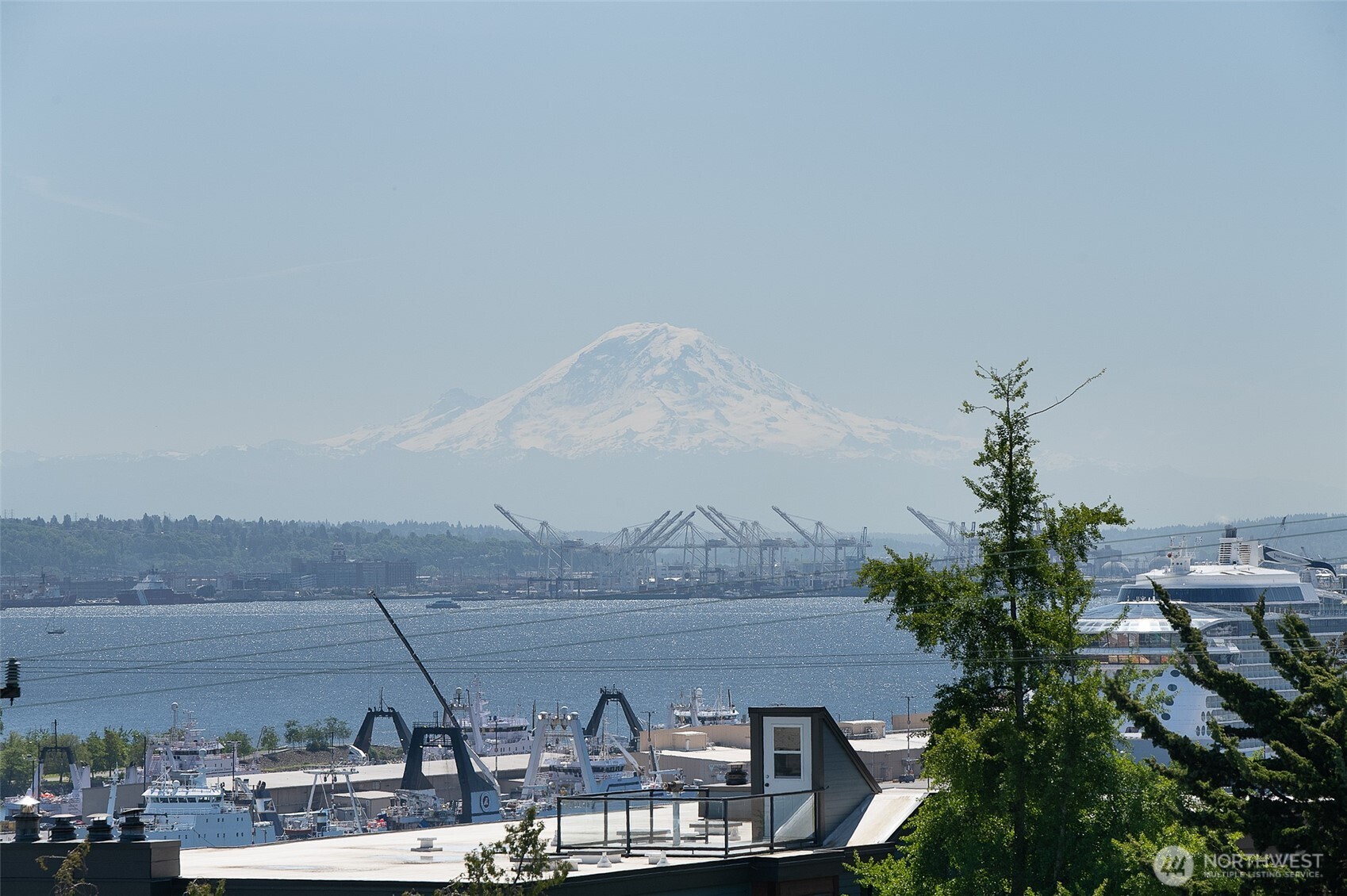 2415 W Lynn Street , Seattle, WA 98199