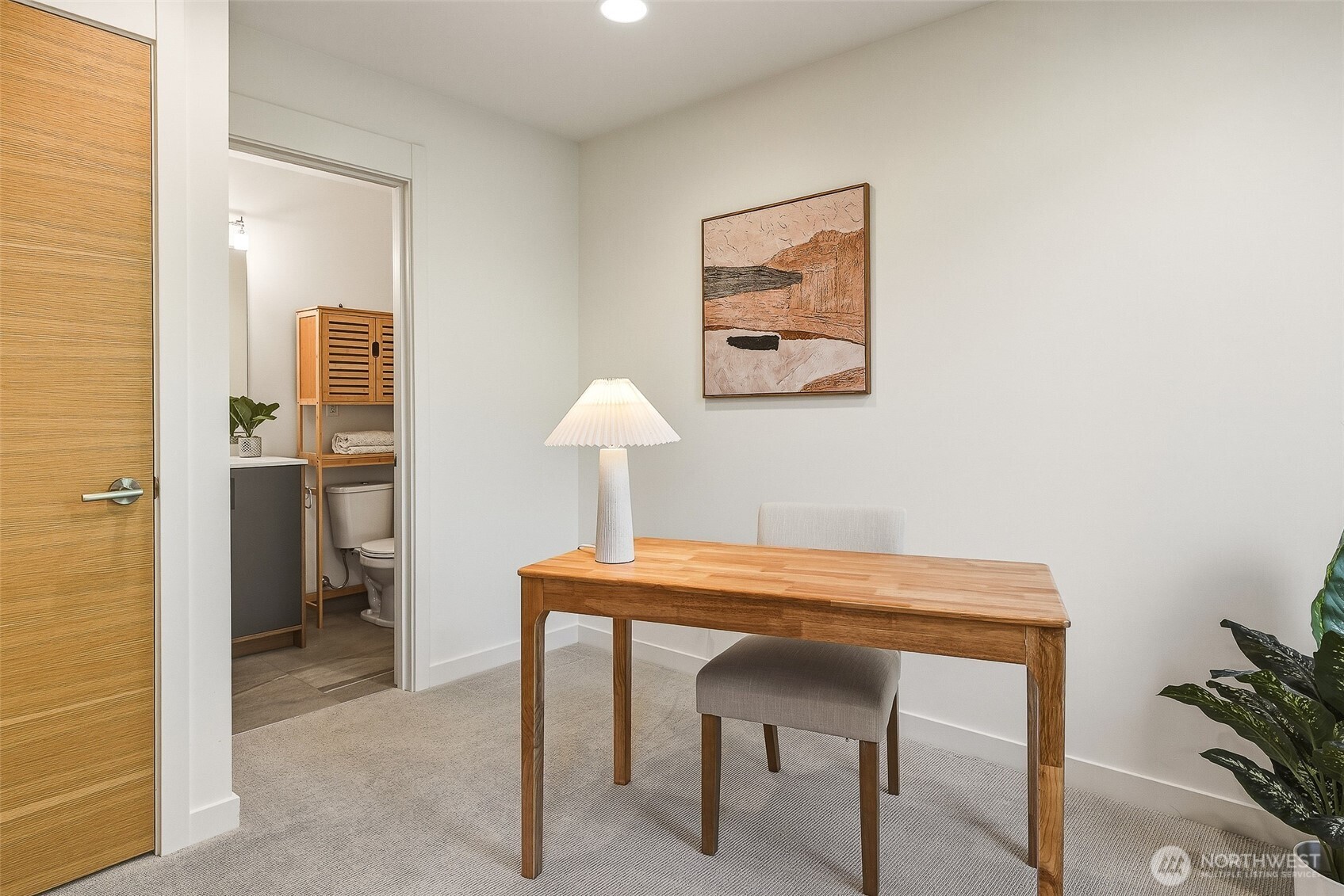 2415 W Lynn Street , Seattle, WA 98199
