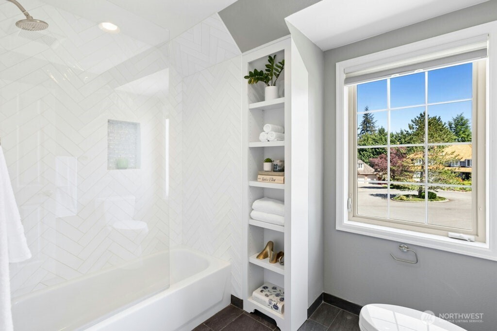 4649 225th Avenue SE, Sammamish, WA 98075