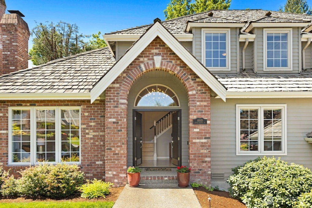 4649 225th Avenue SE, Sammamish, WA 98075