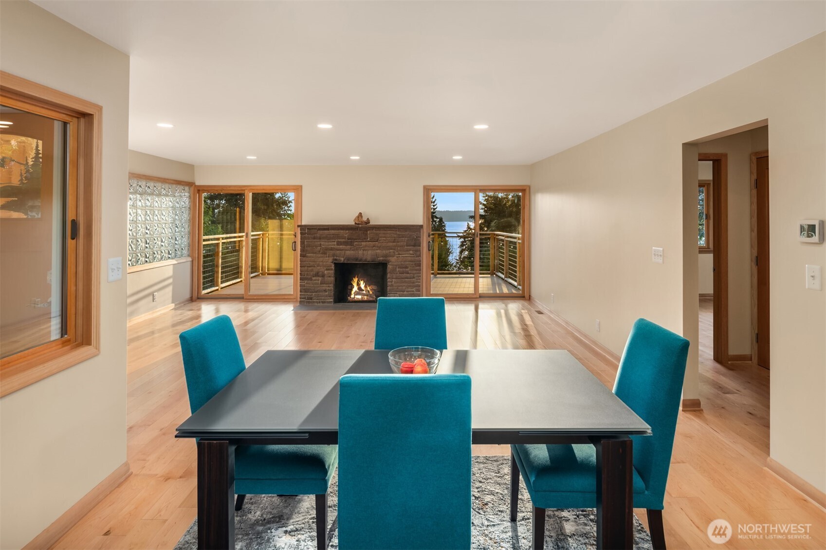 16311 25th Avenue SW, Burien, WA 98166