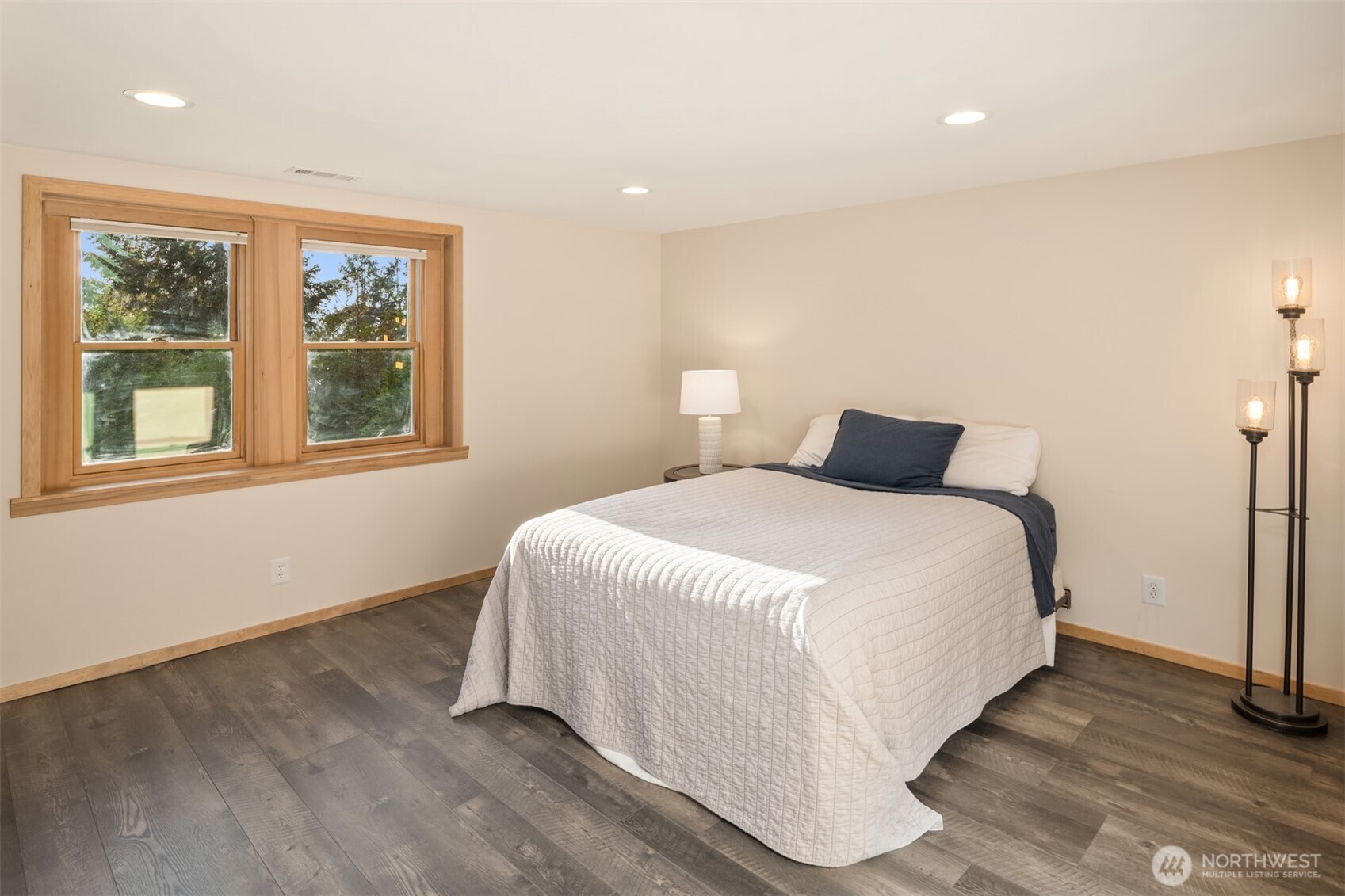 16311 25th Avenue SW, Burien, WA 98166