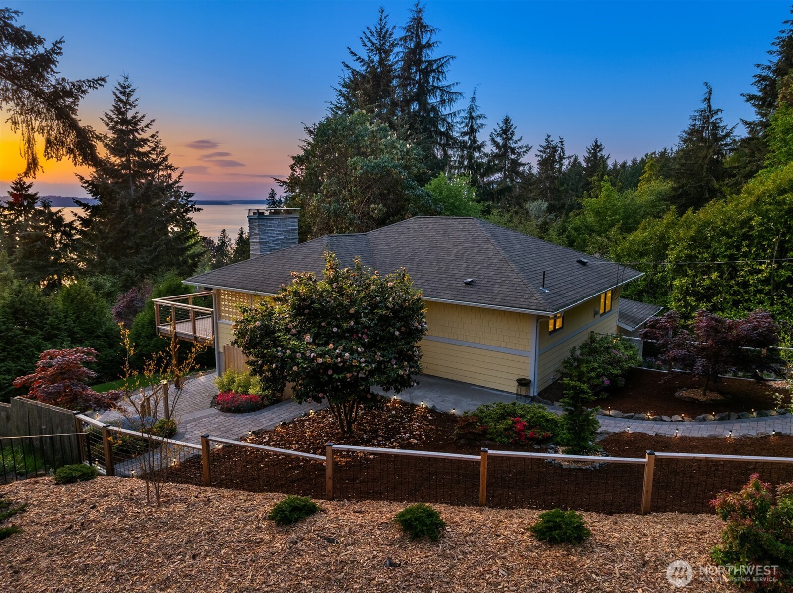 16311 25th Avenue SW, Burien, WA 98166