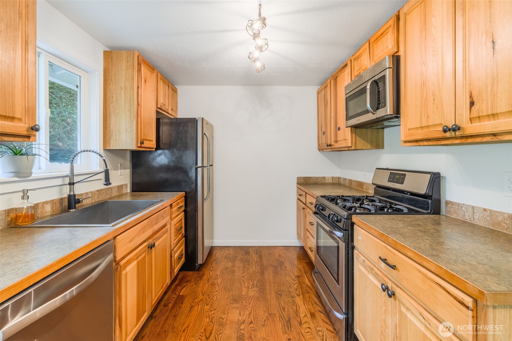 16925 SE 252nd Place , Covington, WA 98042-5239