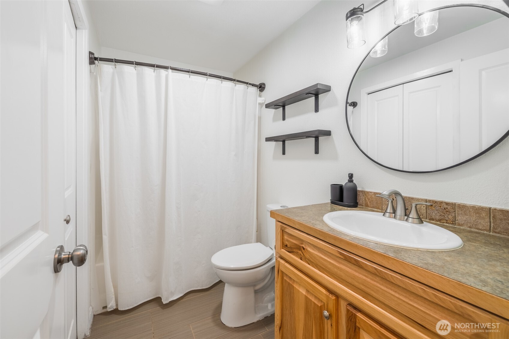 16925 SE 252nd Place , Covington, WA 98042-5239