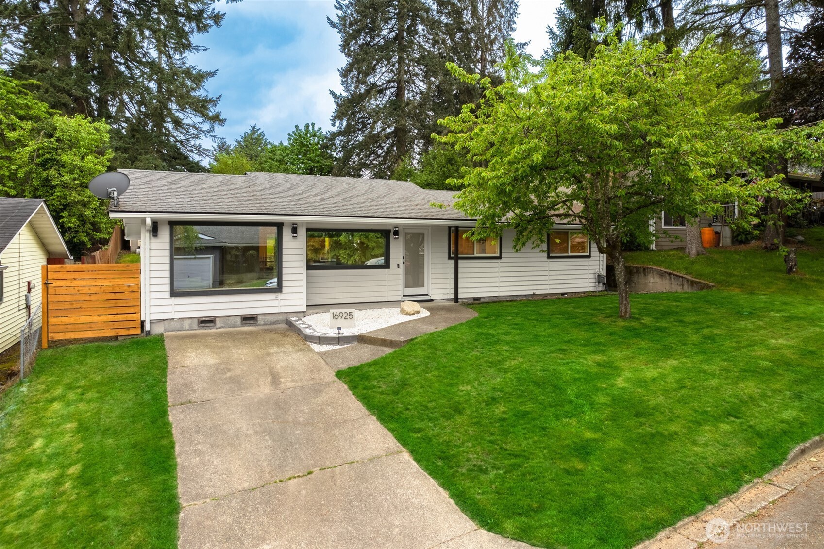 16925 SE 252nd Place , Covington, WA 98042-5239
