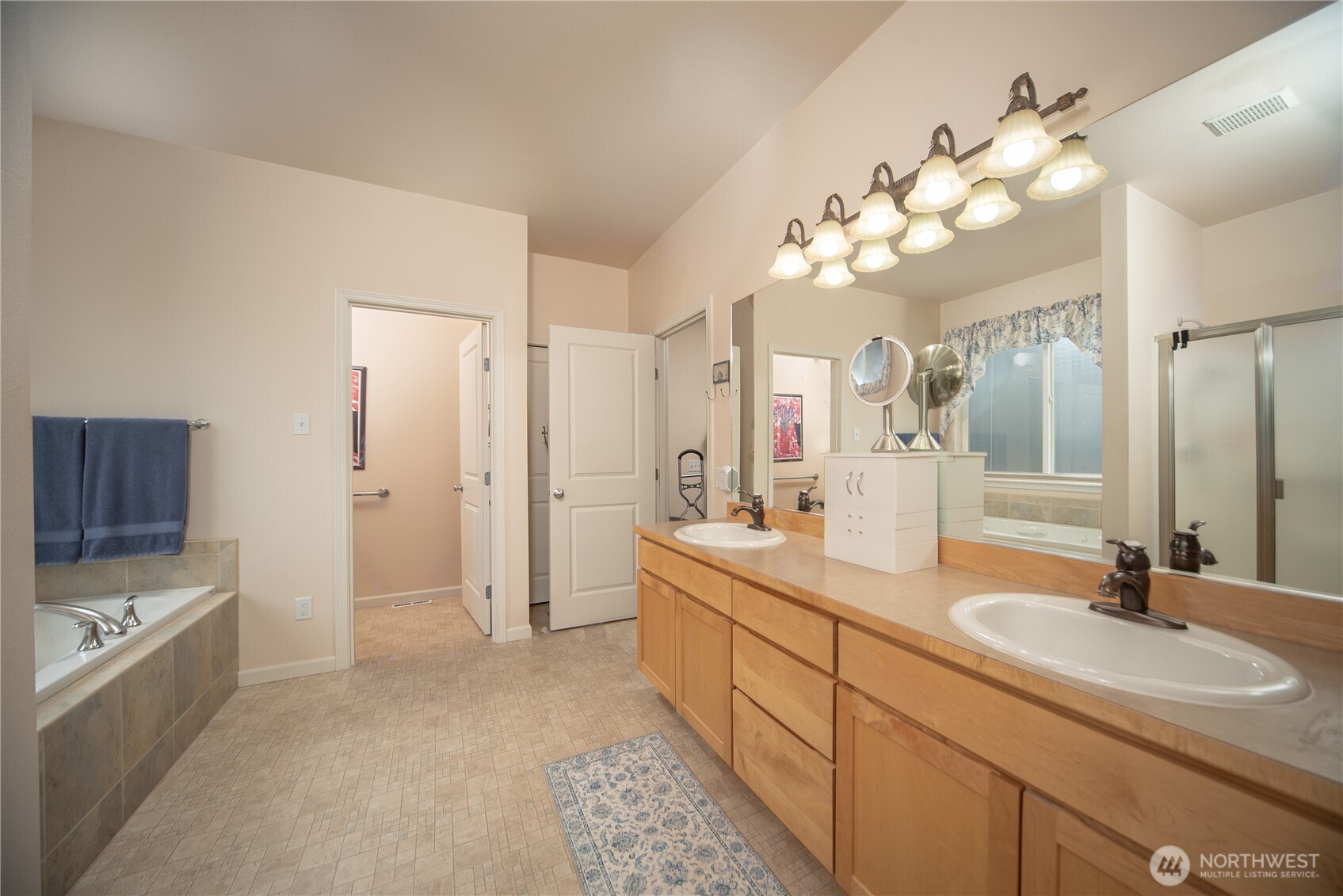 1611 E Canterbury Drive , Ellensburg, WA 98926