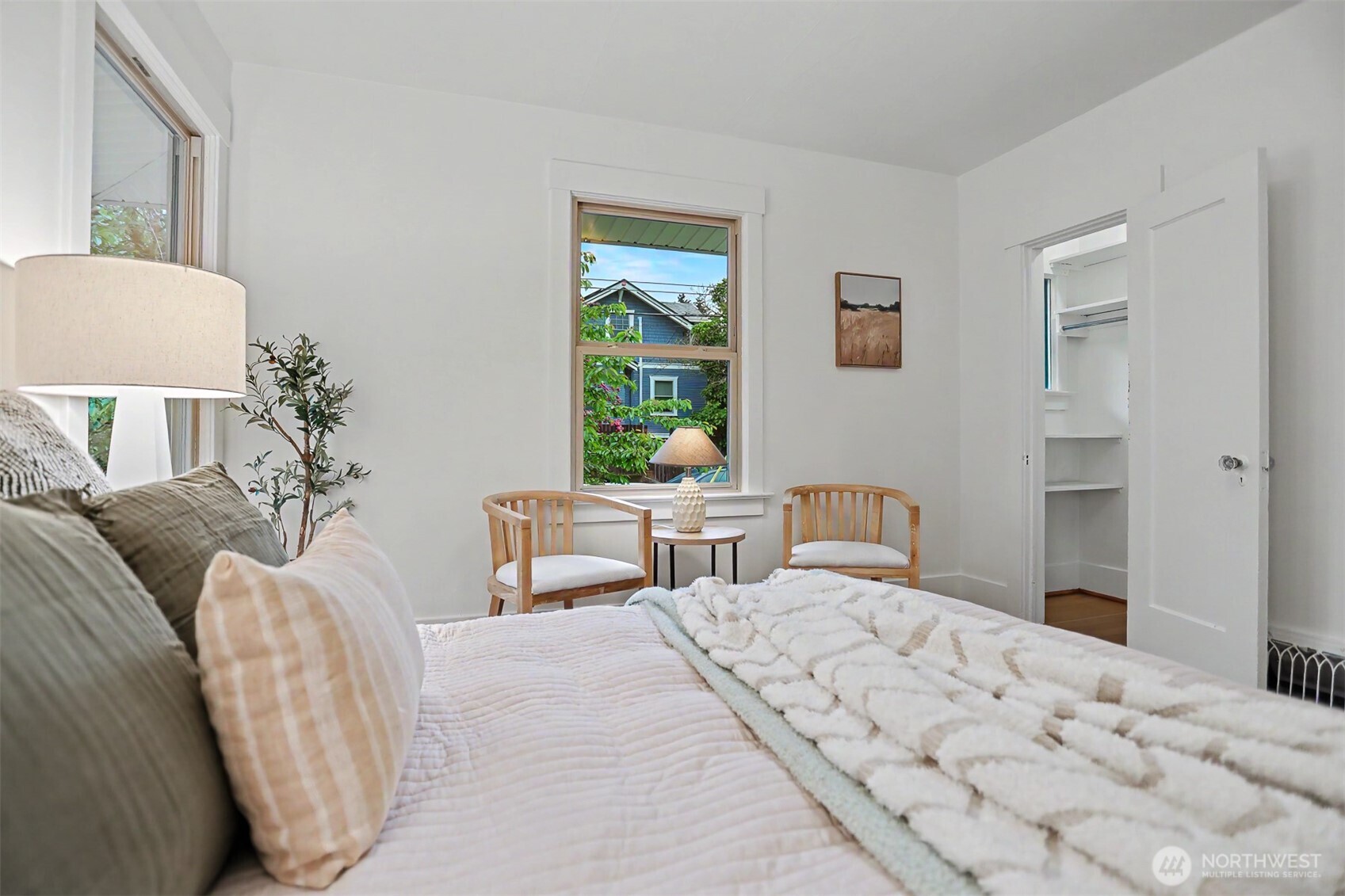 7559 14th Avenue NW, Seattle, WA 98117