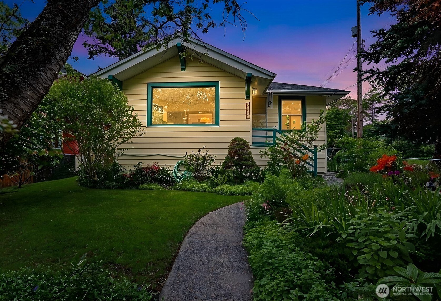 7559 14th Avenue NW, Seattle, WA 98117