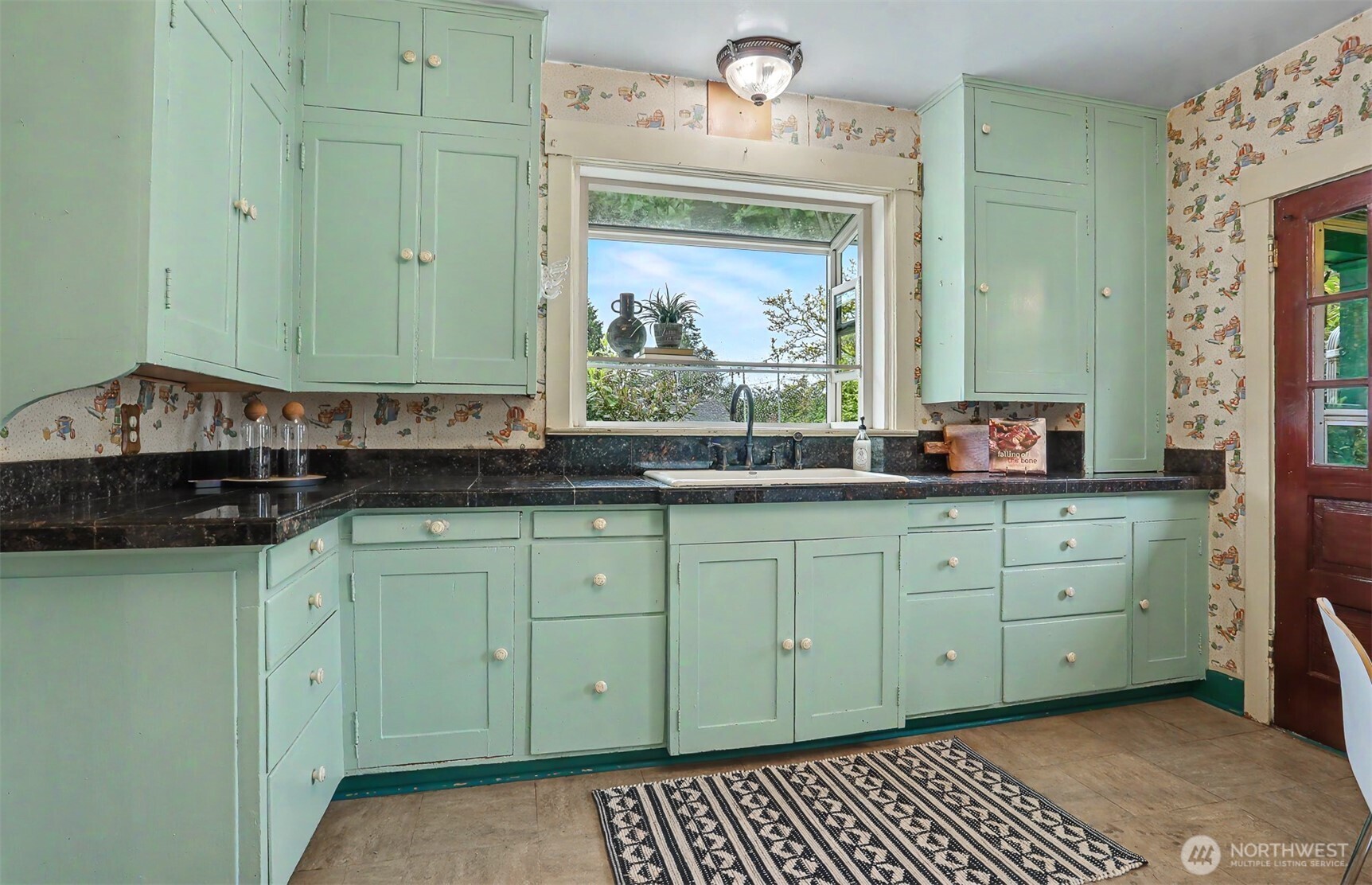 7559 14th Avenue NW, Seattle, WA 98117