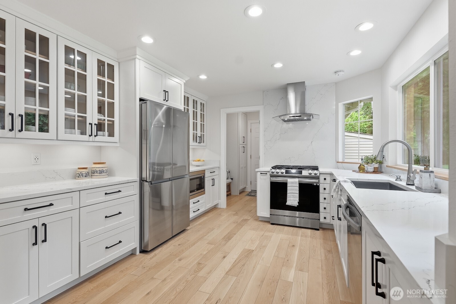 22408 NE 46th Street , Redmond, WA 98053-8241