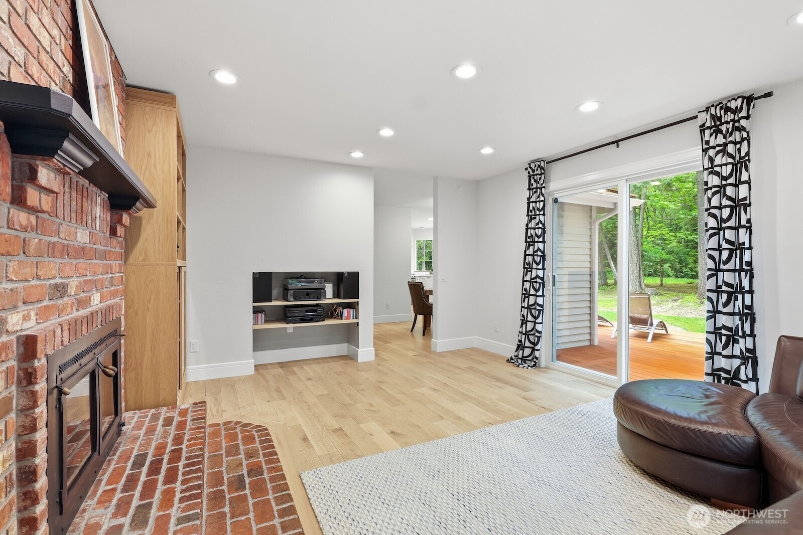 22408 NE 46th Street , Redmond, WA 98053-8241