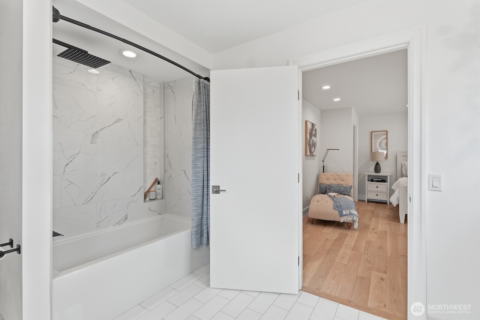 22408 NE 46th Street , Redmond, WA 98053-8241