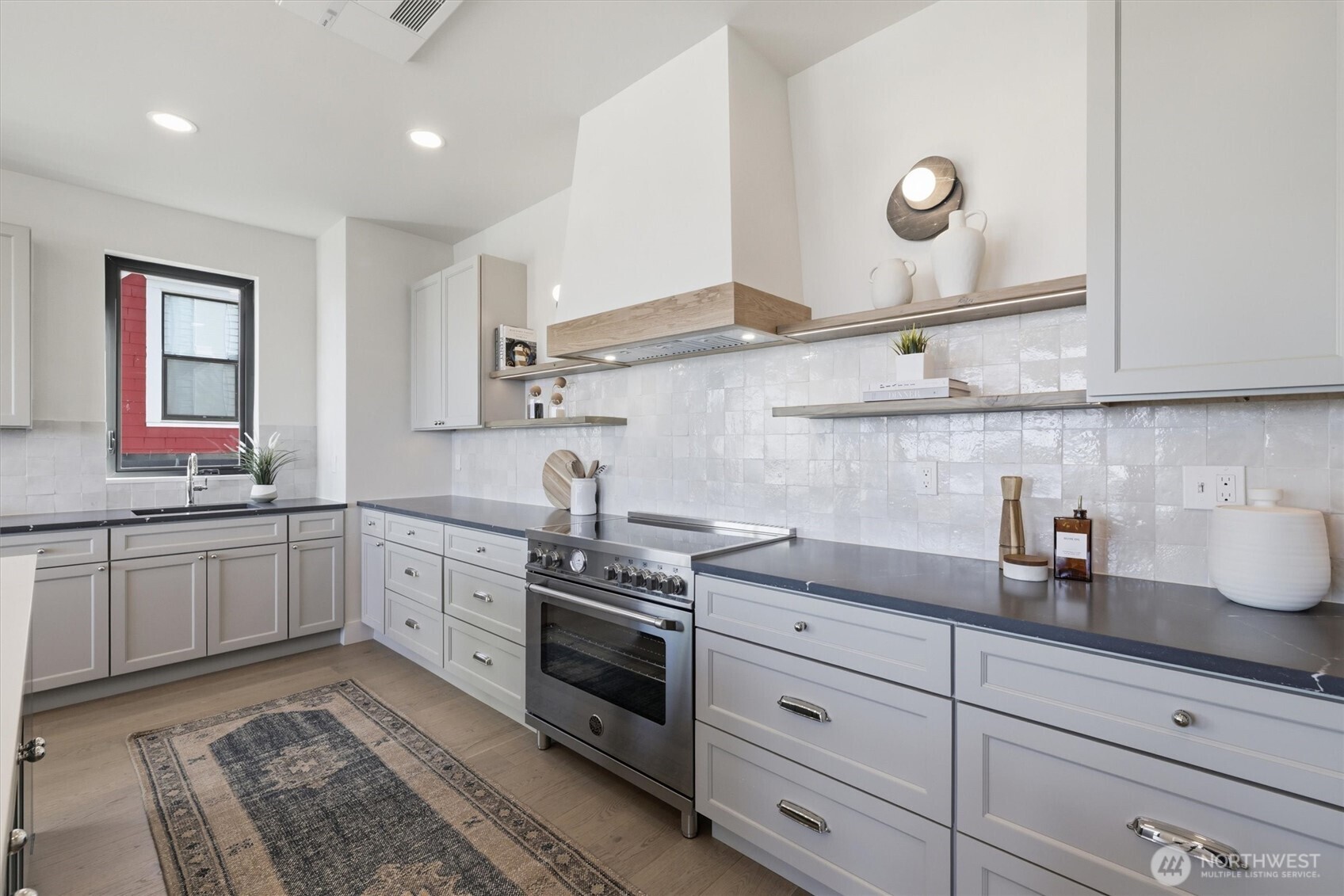 909 32nd Avenue S #A, Seattle, WA 98144