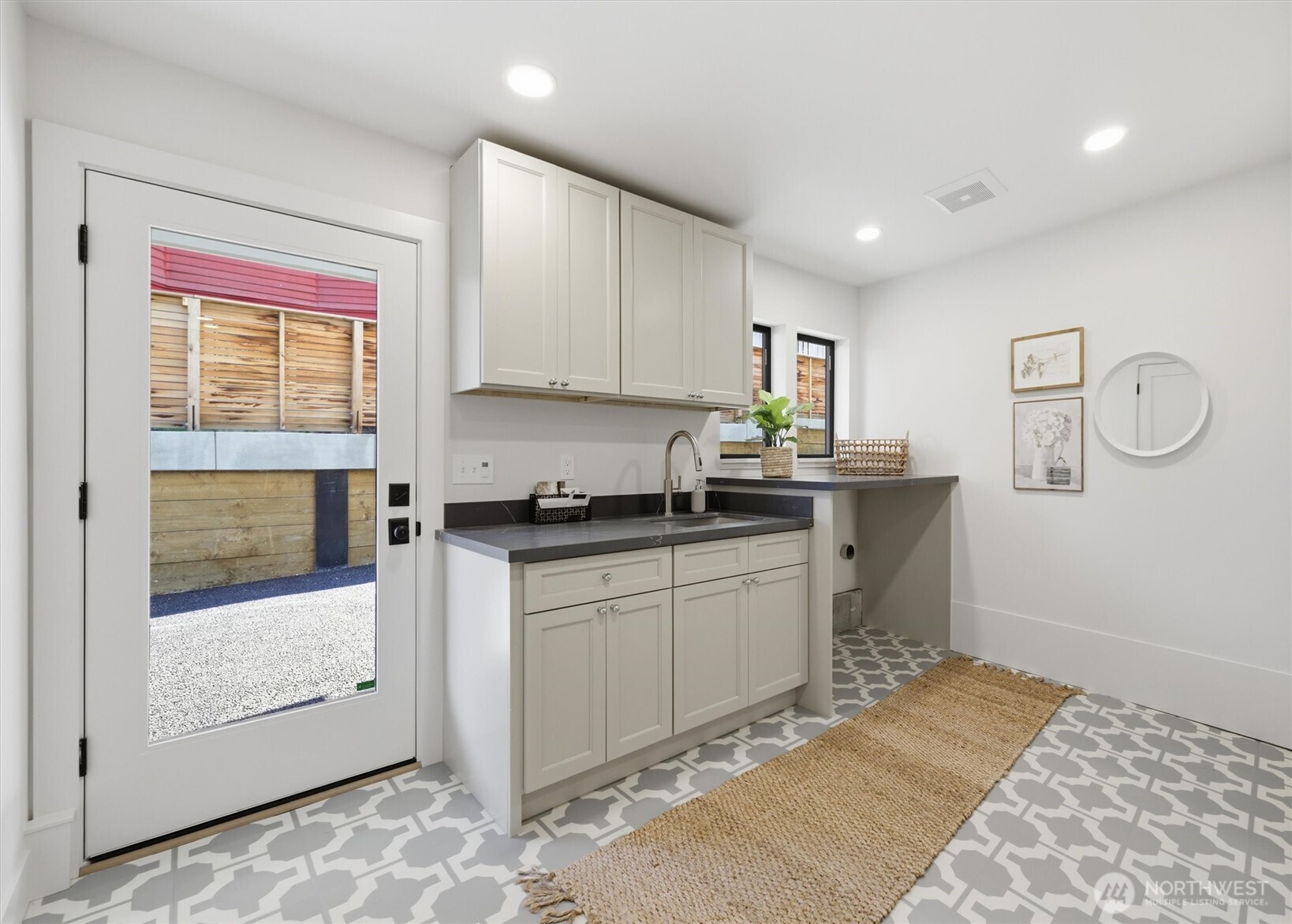 909 32nd Avenue S #A, Seattle, WA 98144