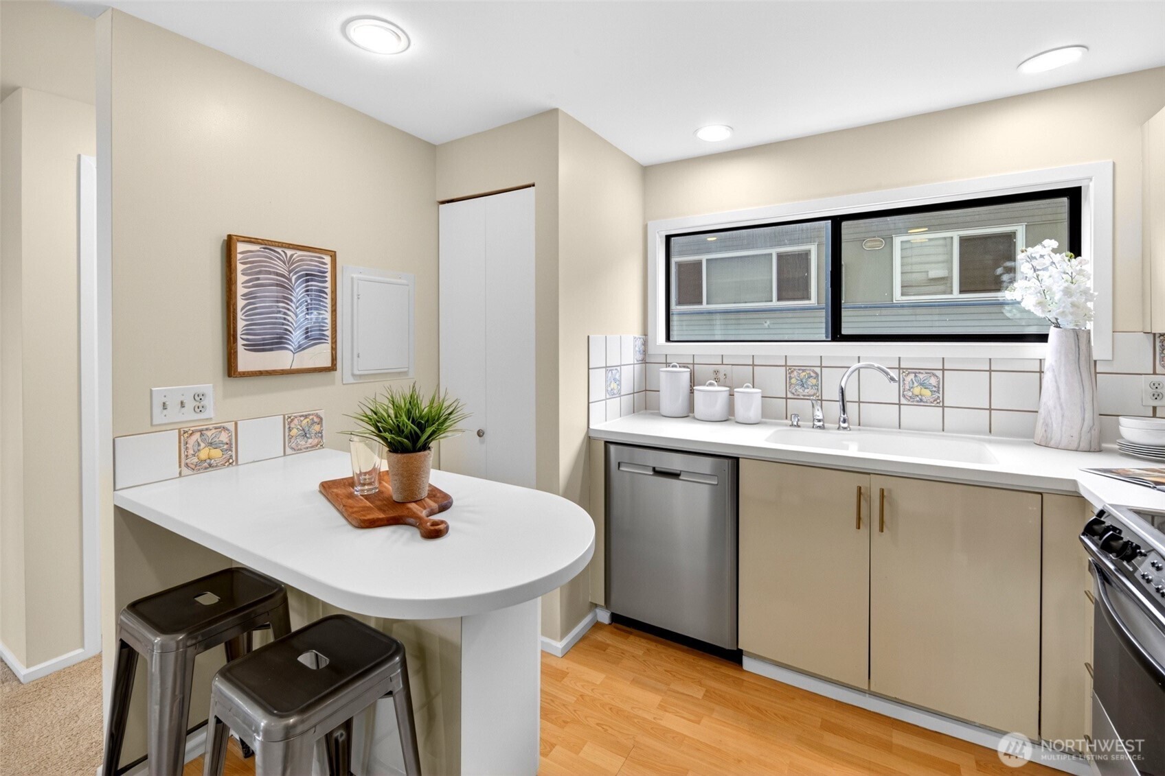 510 Lakeside Avenue S #6, Seattle, WA 98144