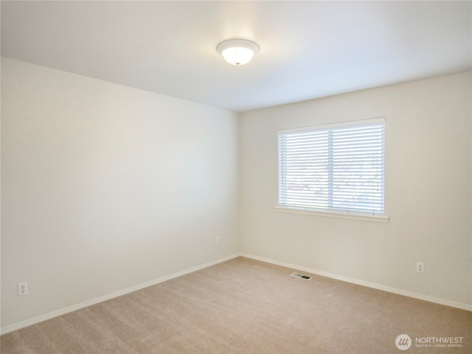1818 Beacon Court NE, Tacoma, WA 98422