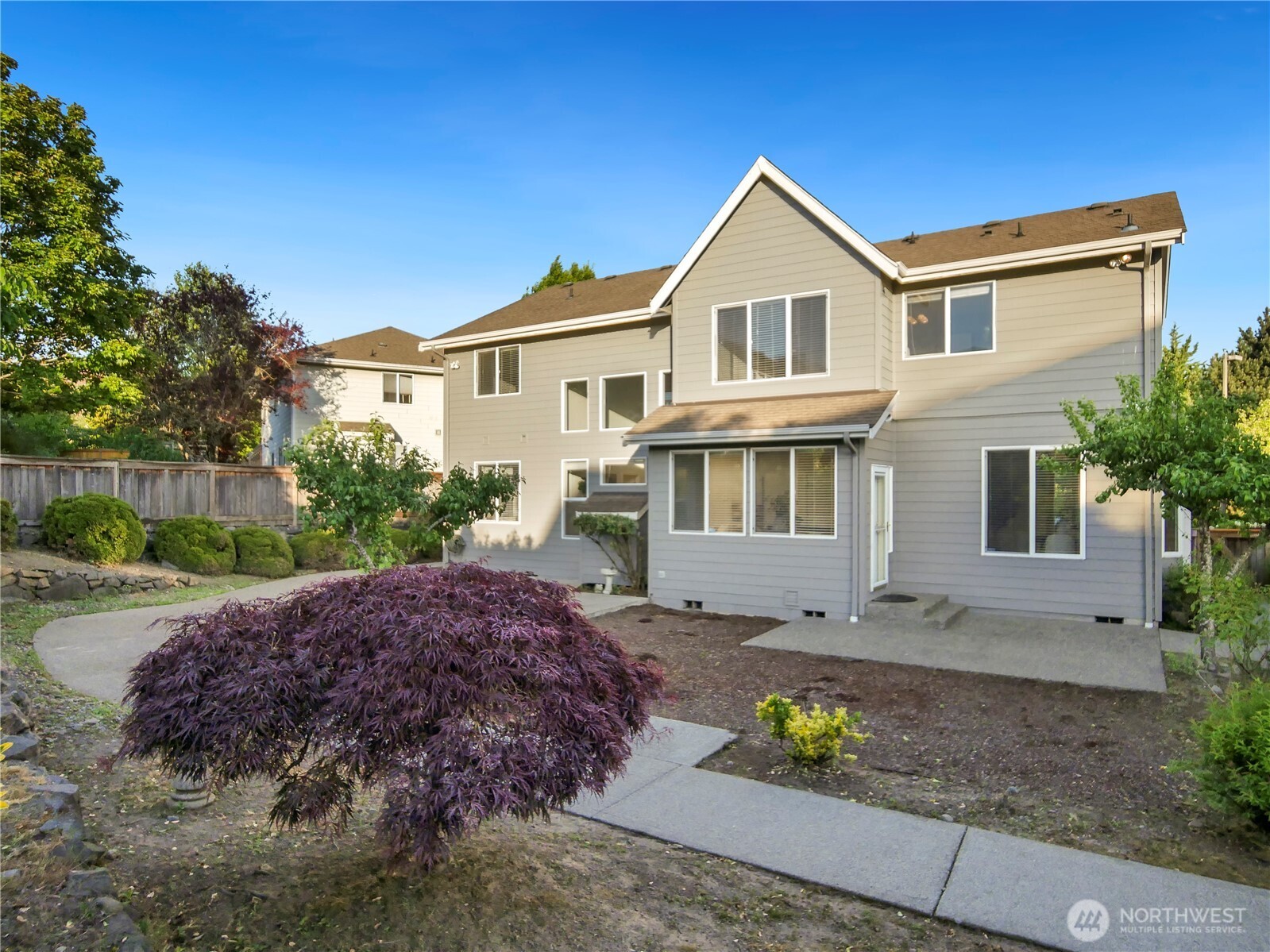 1818 Beacon Court NE, Tacoma, WA 98422