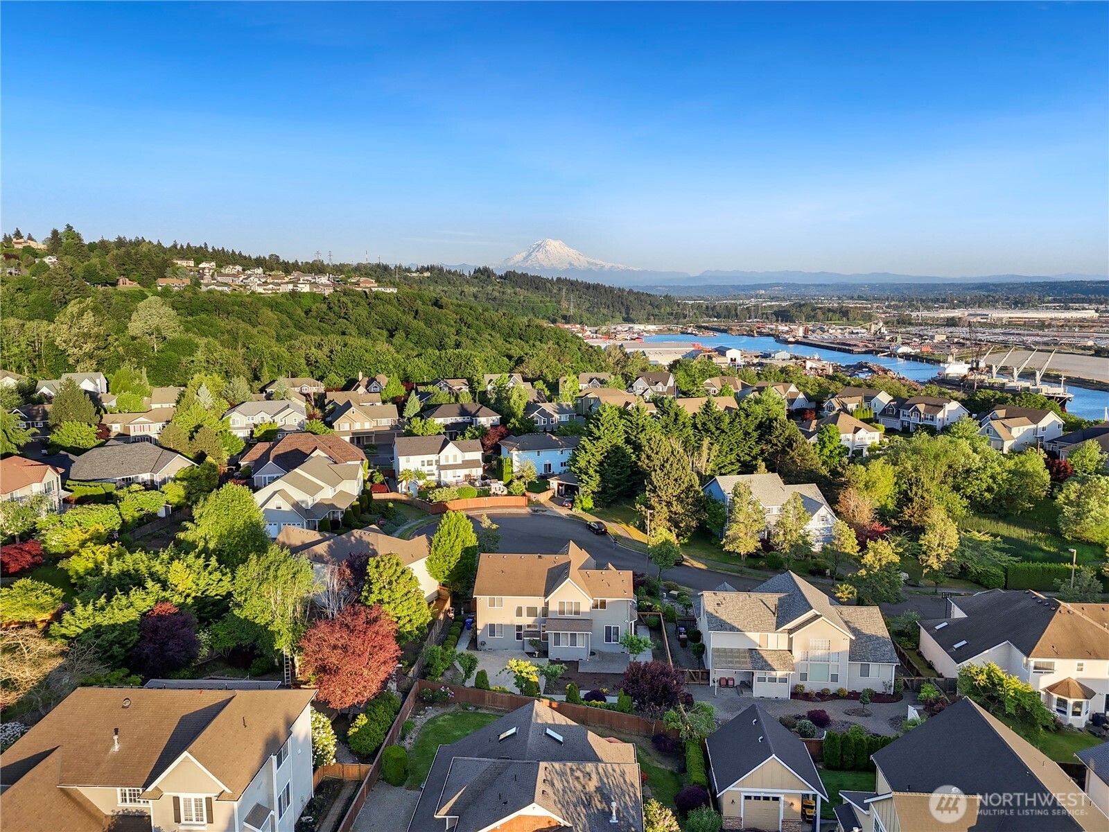 1818 Beacon Court NE, Tacoma, WA 98422