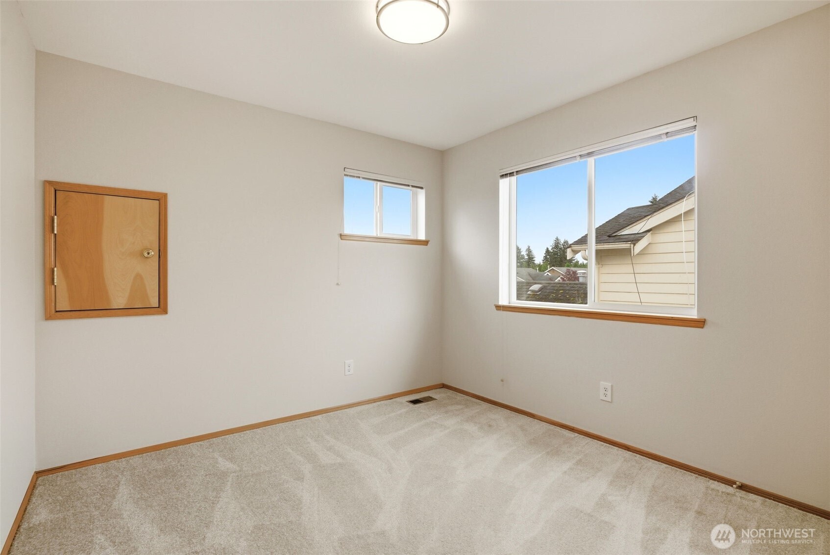 261 Bremerton Avenue NE, Renton, WA 98059