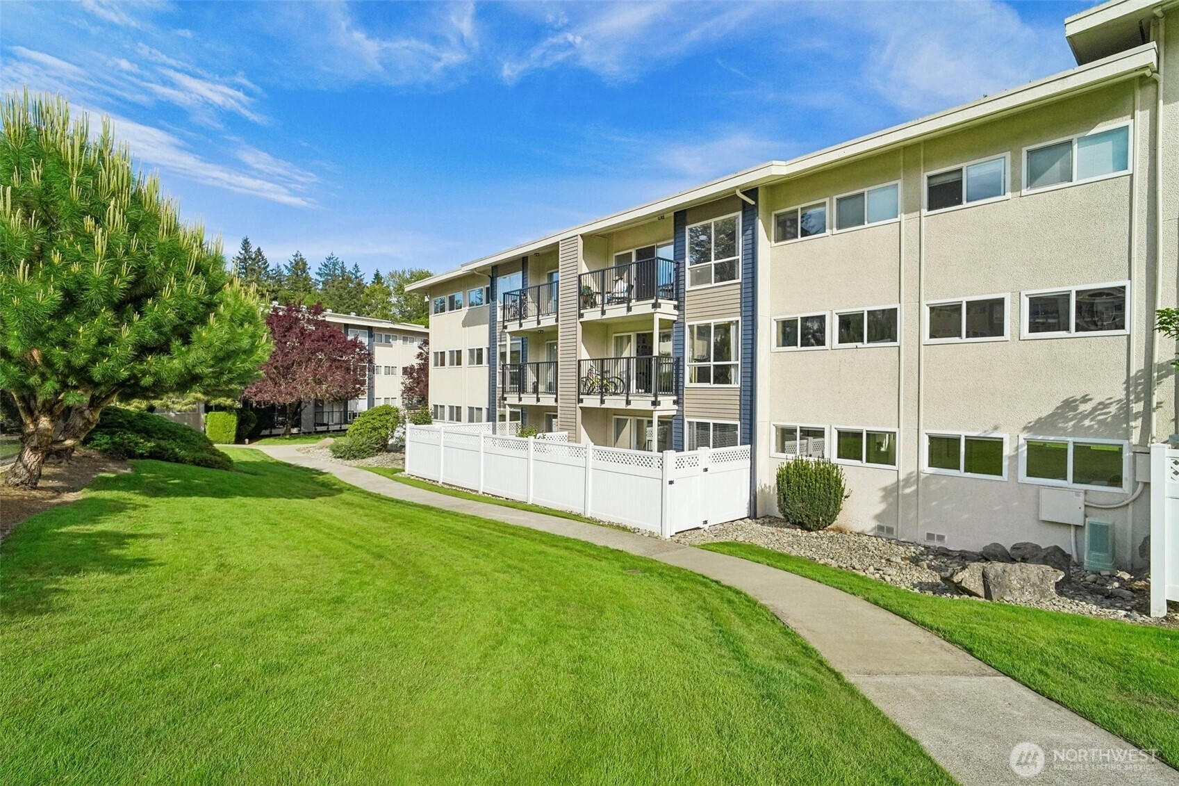 12700 NE 8th Street #E-104, Bellevue, WA 98005