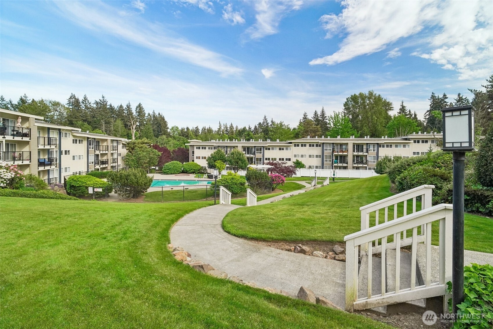 12700 NE 8th Street #E-104, Bellevue, WA 98005