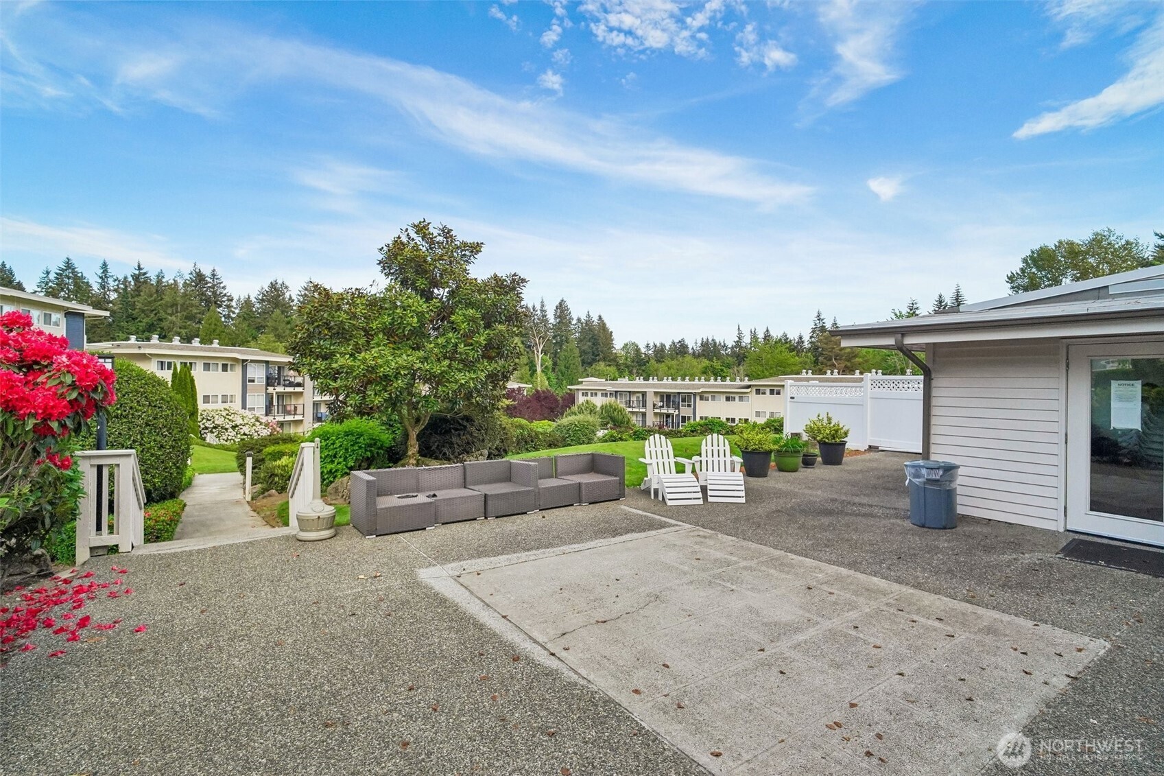 12700 NE 8th Street #E-104, Bellevue, WA 98005