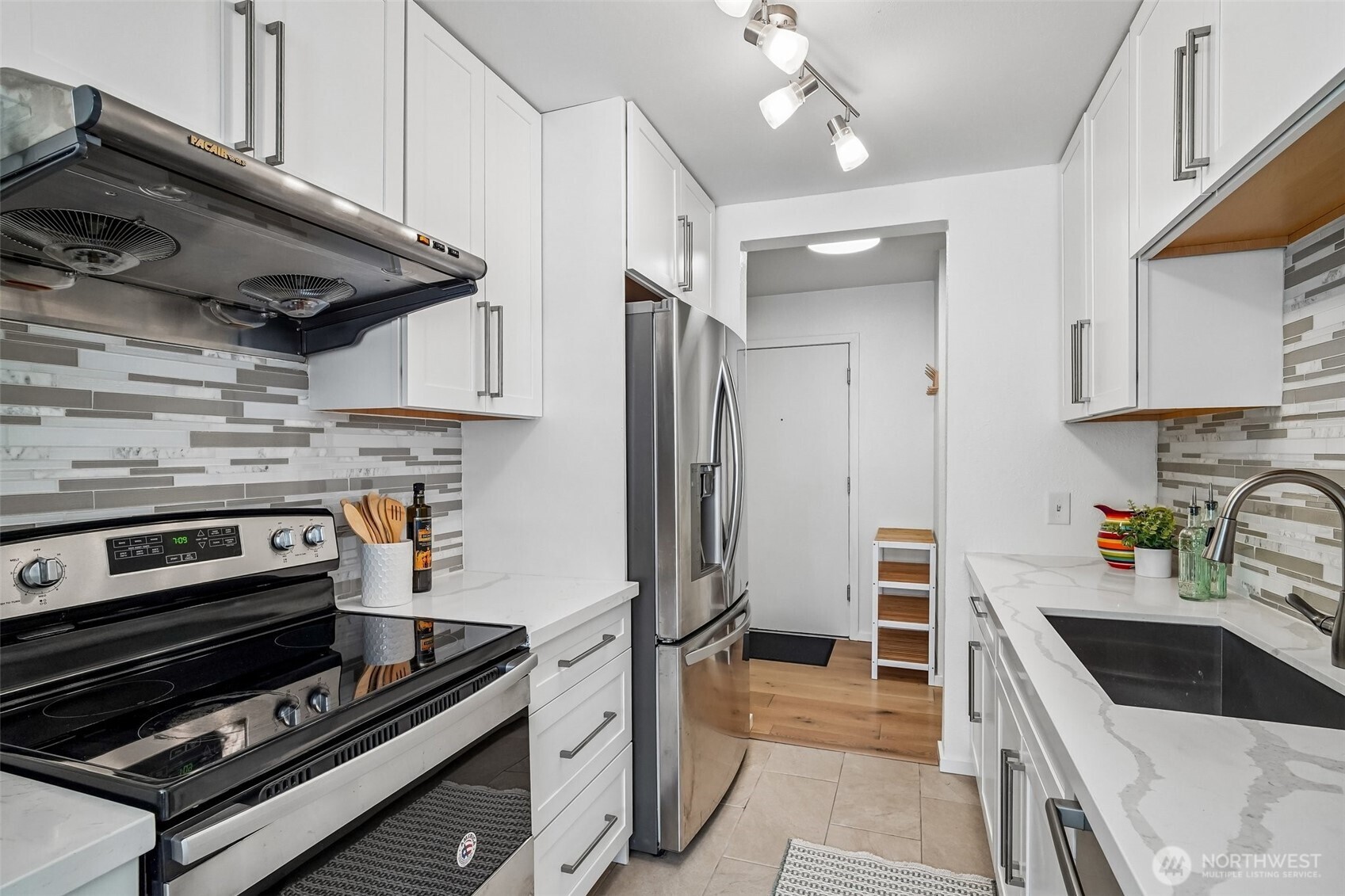 12700 NE 8th Street #E-104, Bellevue, WA 98005