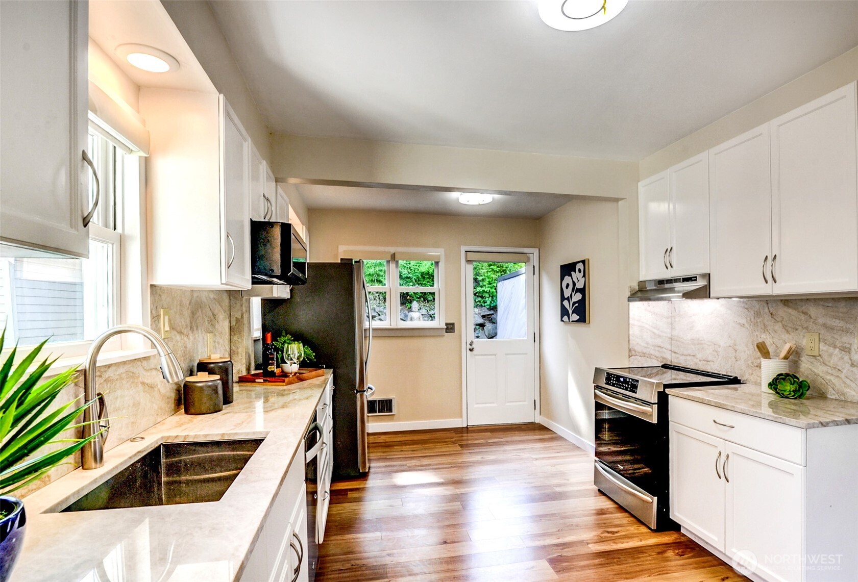 6541 20th Avenue NE, Seattle, WA 98115