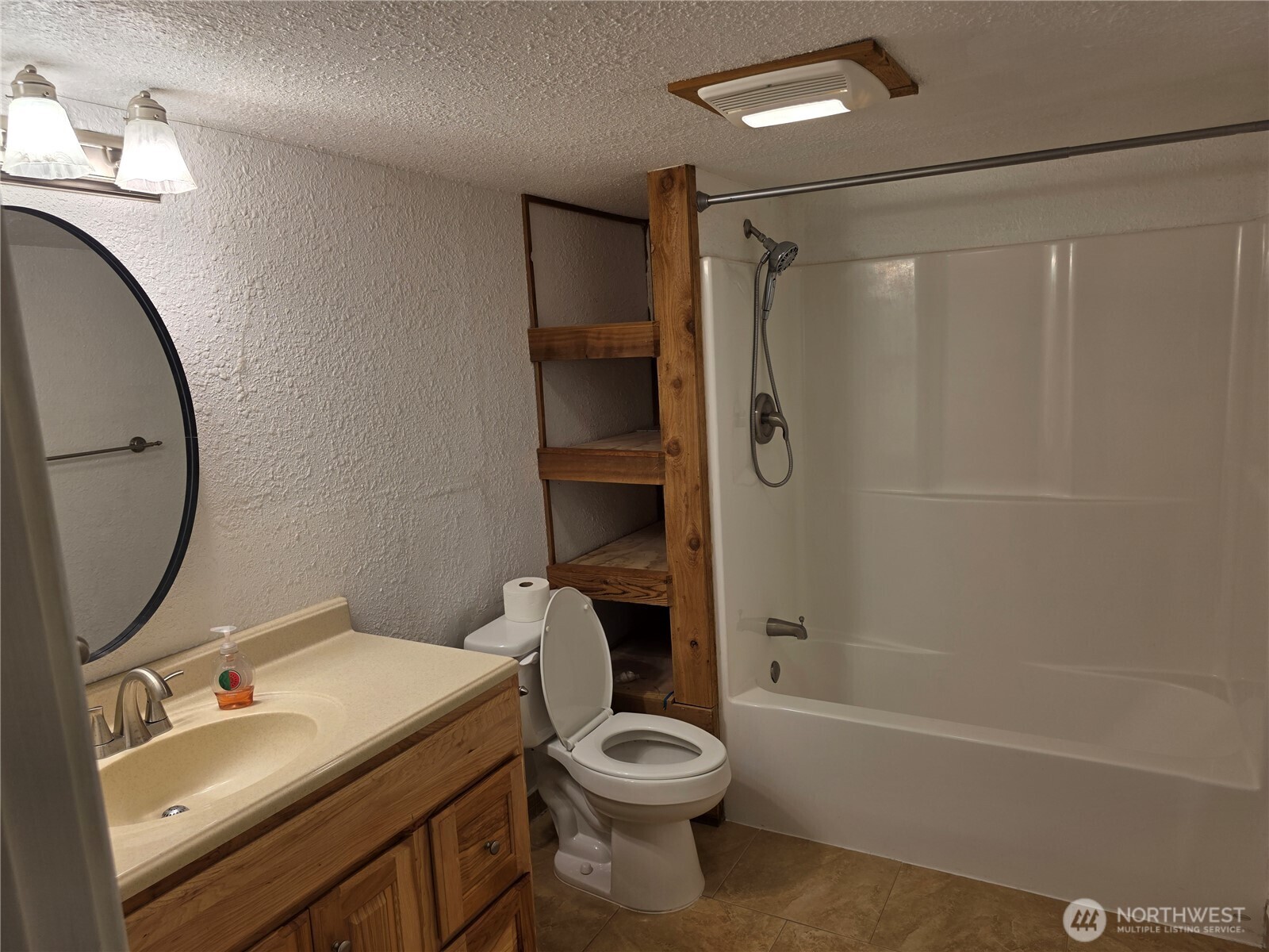617 W H Street , Shelton, WA 98584