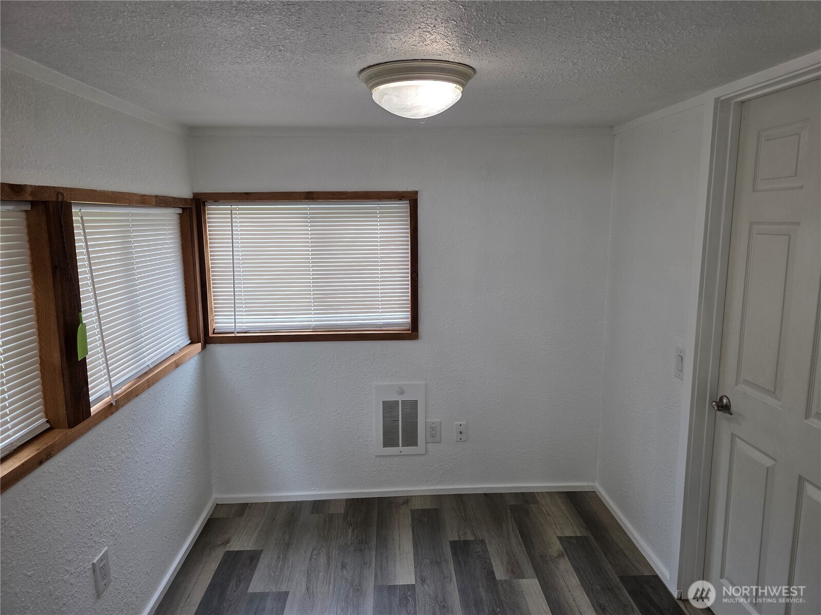617 W H Street , Shelton, WA 98584