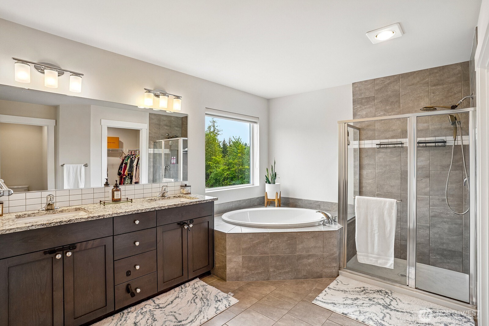 11223 SE 252nd Street , Kent, WA 98030-5061