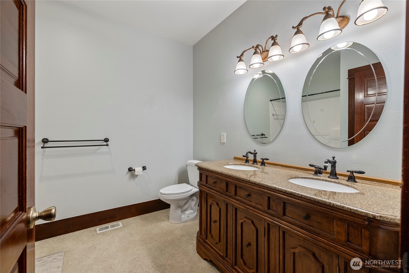 16711 Blodgett Road , Mount Vernon, WA 98274