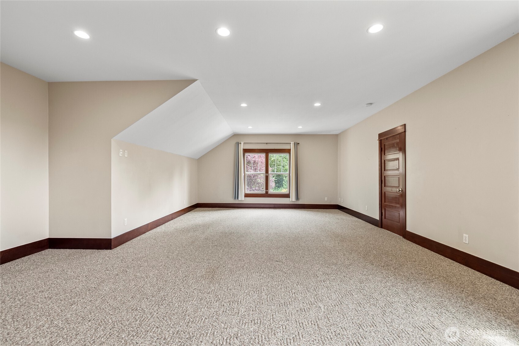 16711 Blodgett Road , Mount Vernon, WA 98274