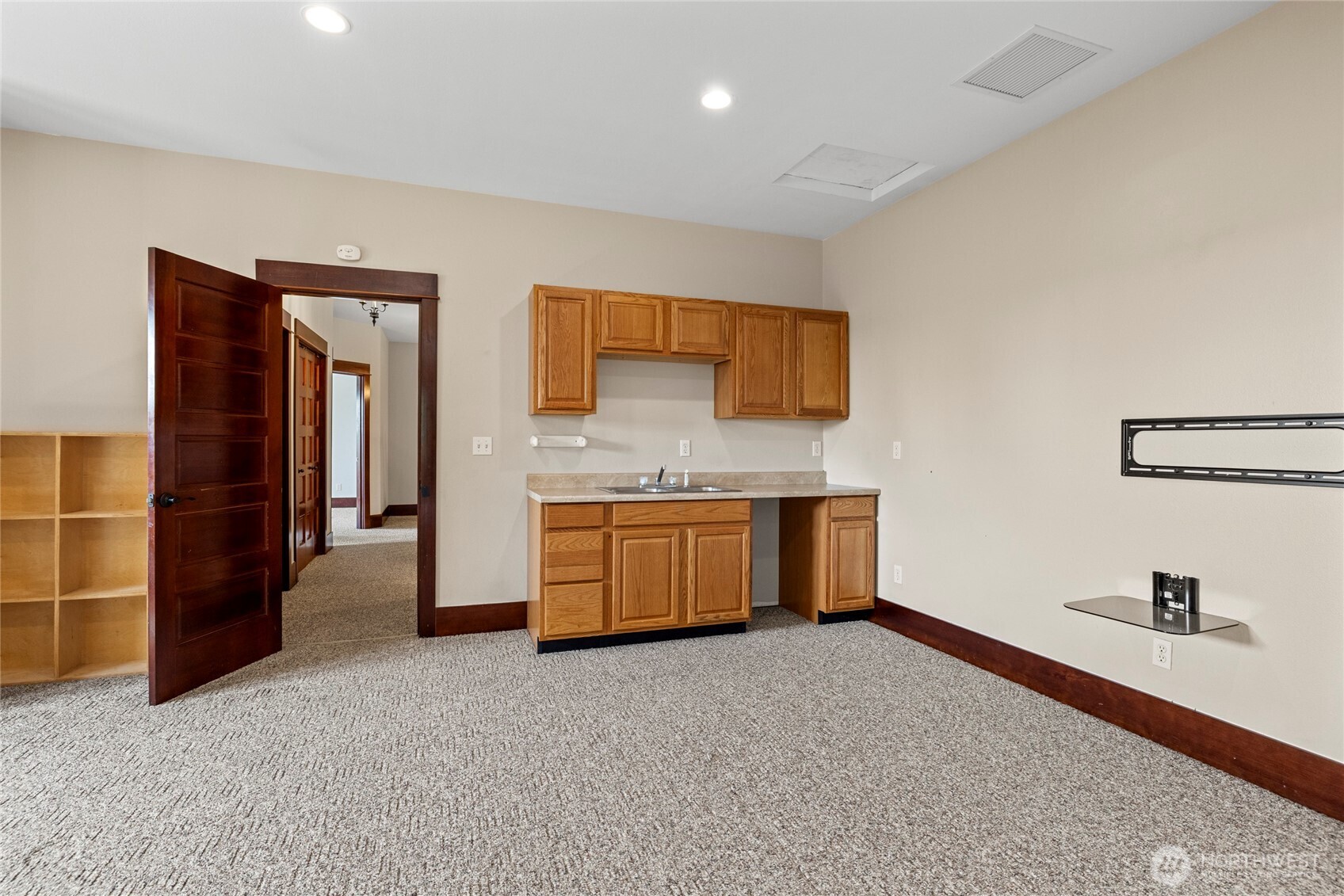 16711 Blodgett Road , Mount Vernon, WA 98274