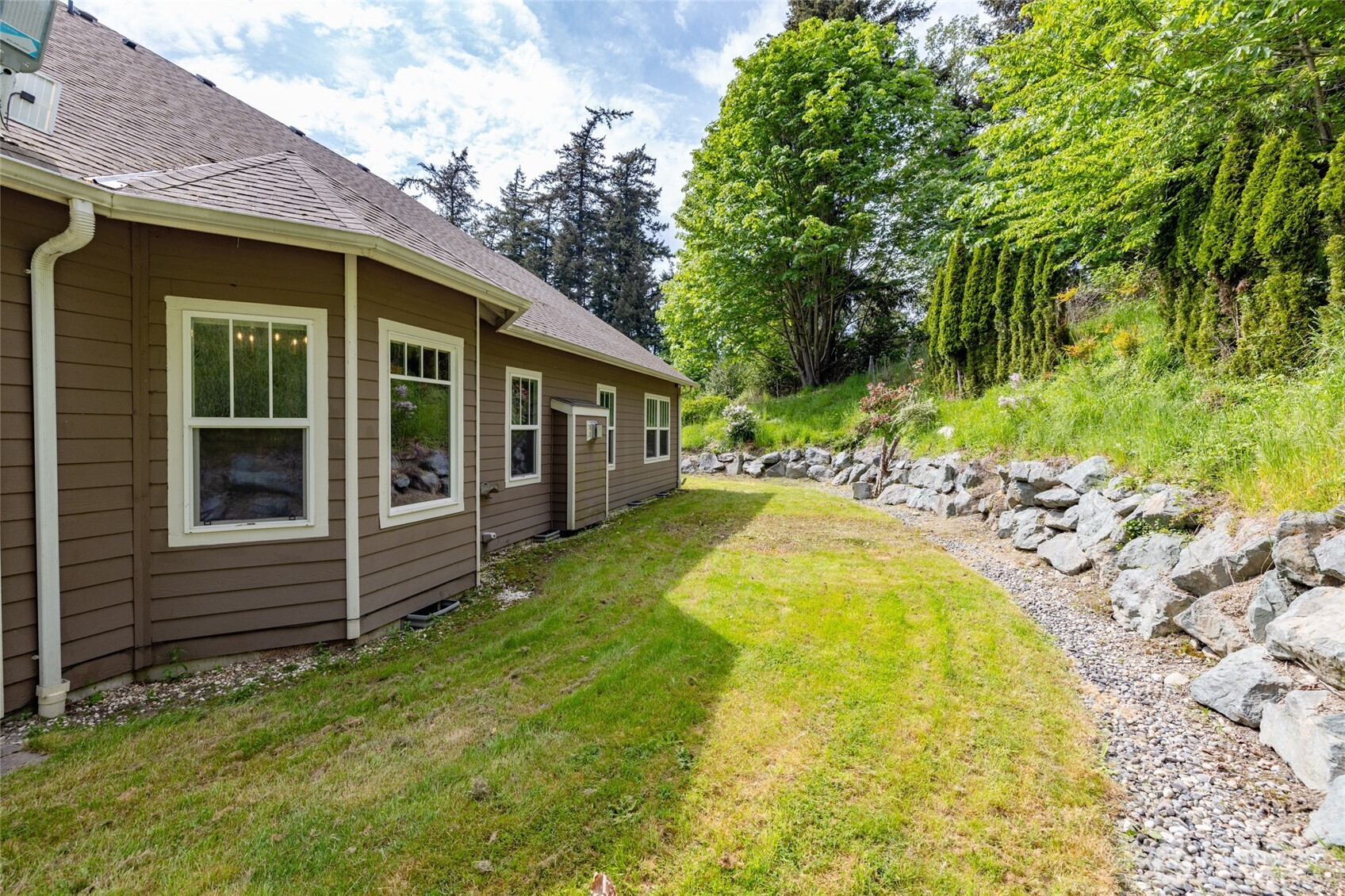 16711 Blodgett Road , Mount Vernon, WA 98274