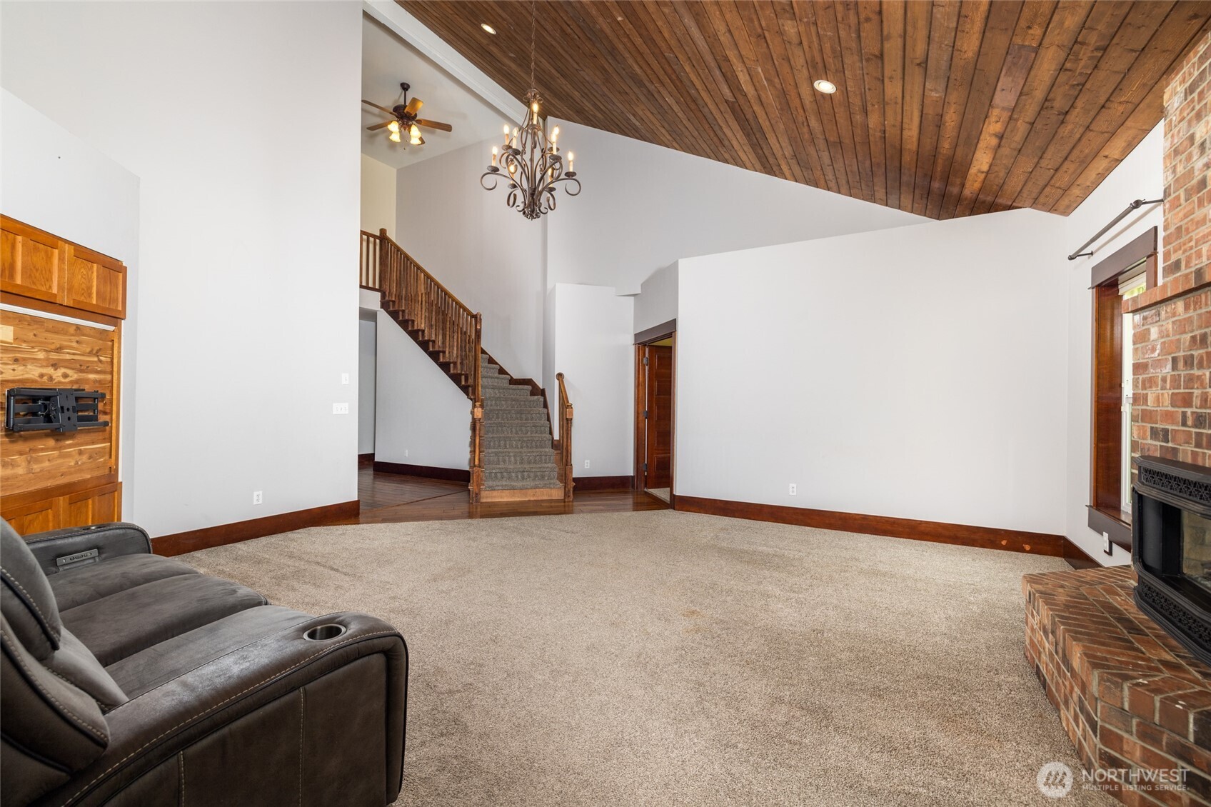 16711 Blodgett Road , Mount Vernon, WA 98274