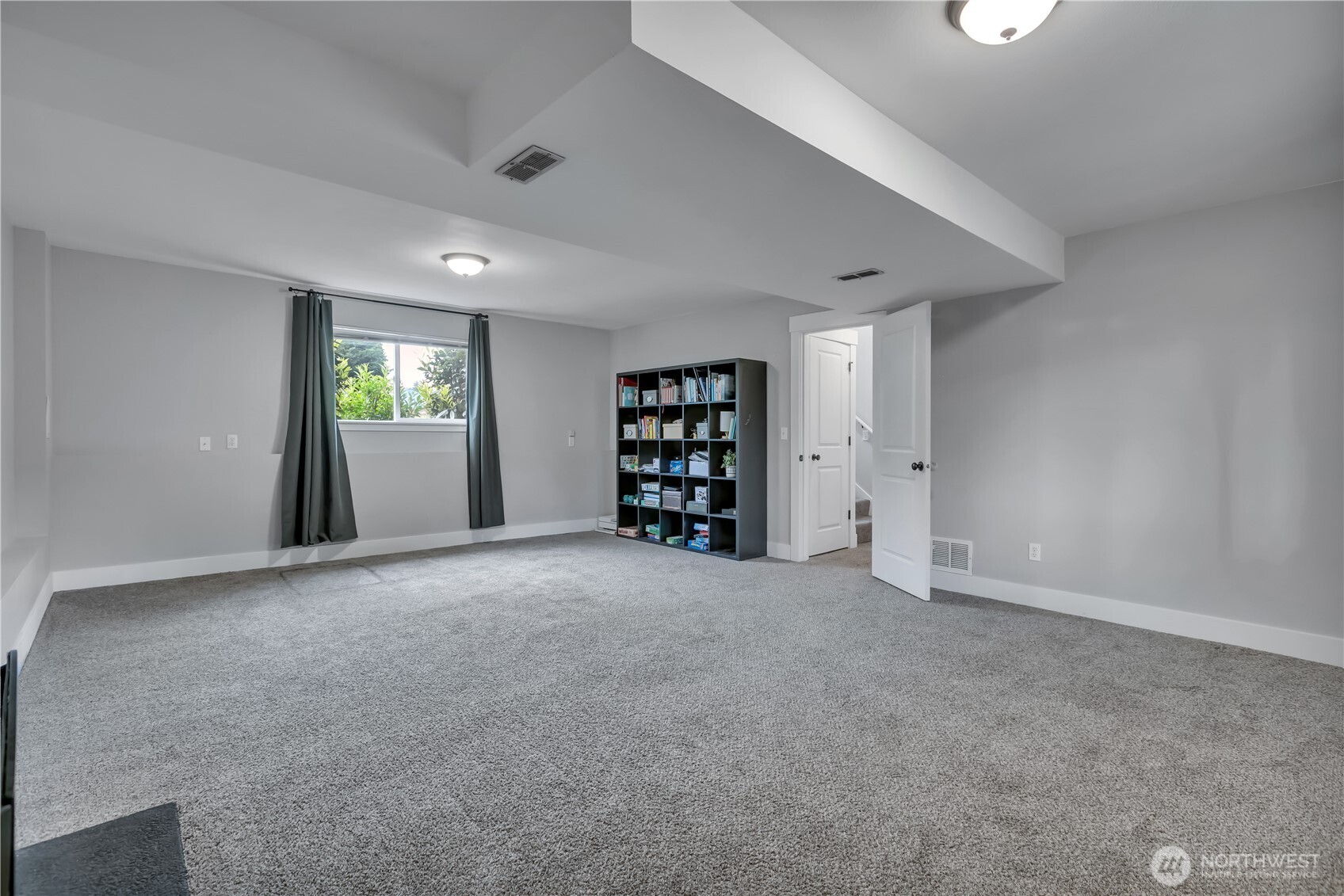 1939 E 66th Street , Tacoma, WA 98404