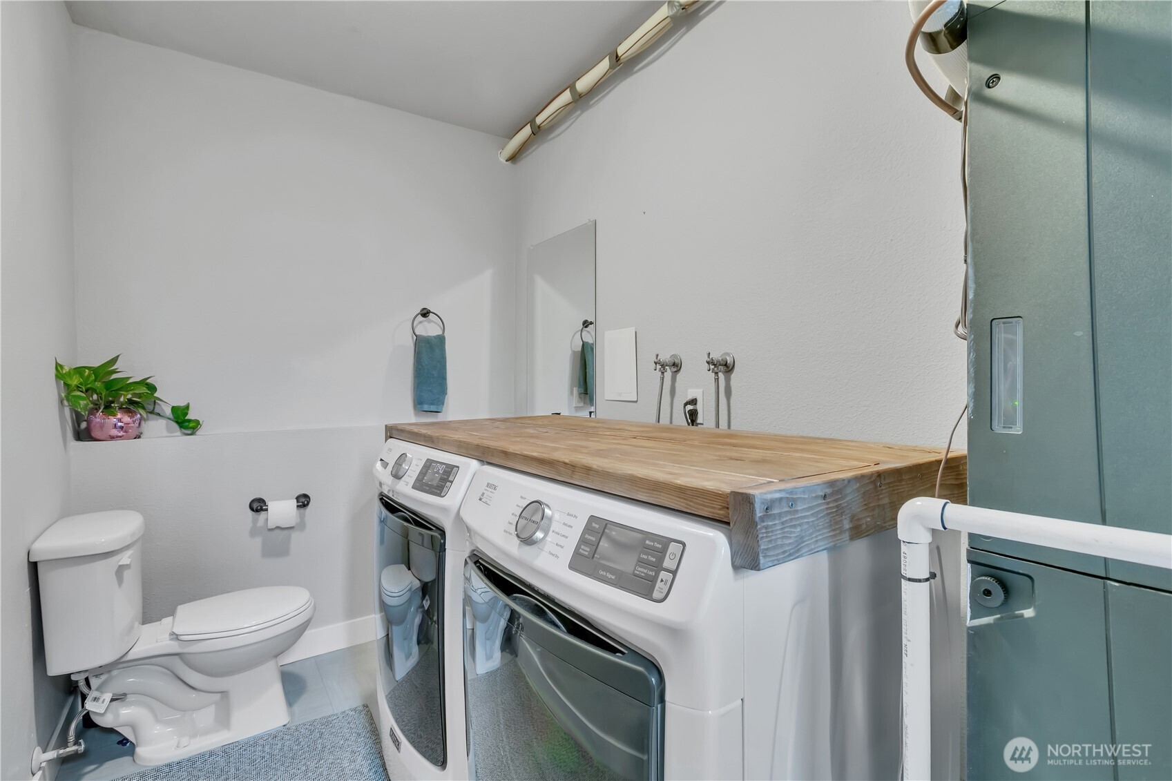 1939 E 66th Street , Tacoma, WA 98404