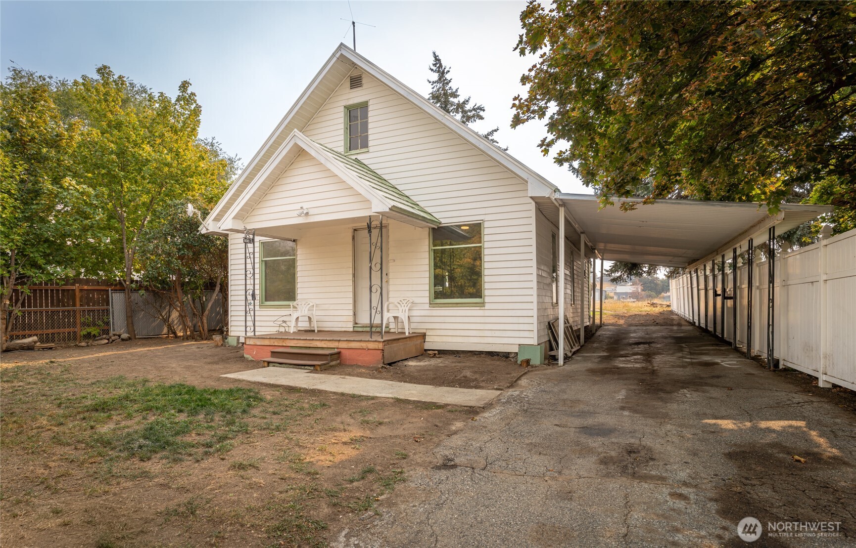 800 E Locust Street , Waterville, WA 98858-5838