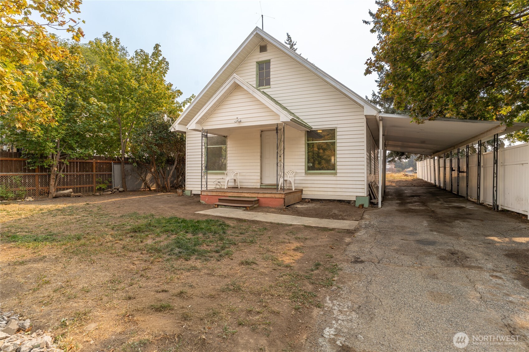 800 E Locust Street , Waterville, WA 98858-5838