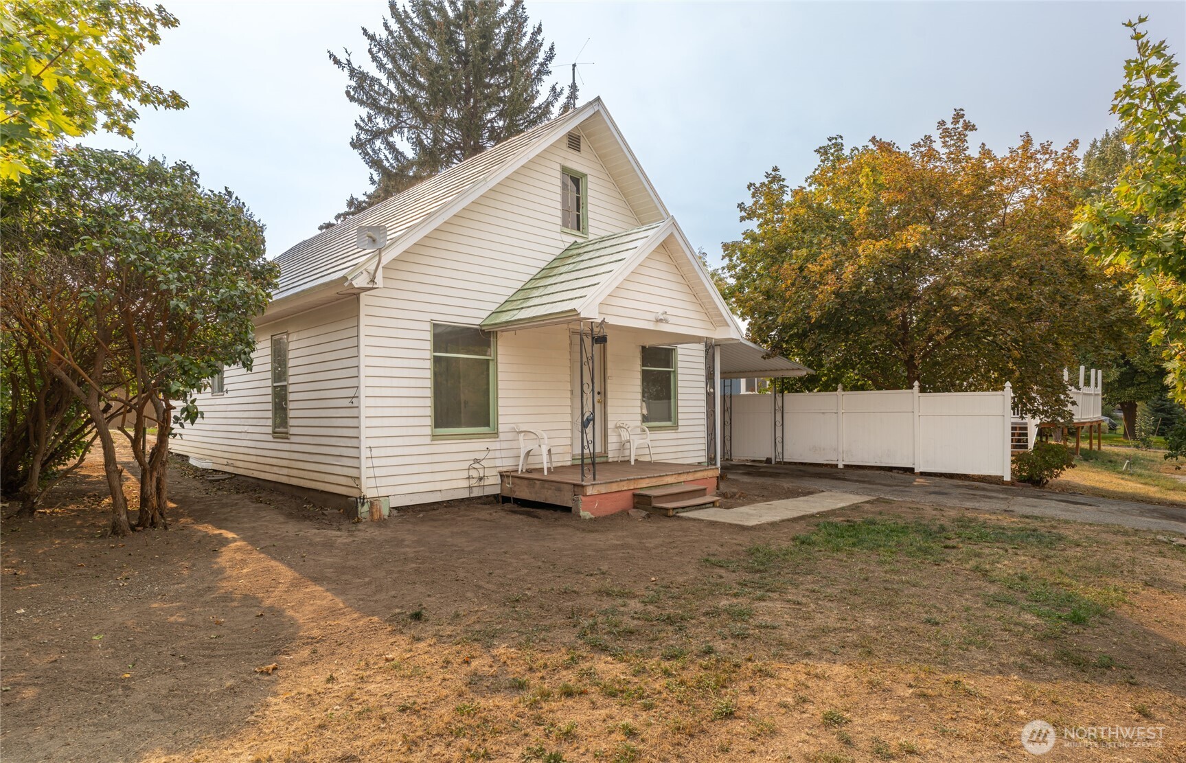 800 E Locust Street , Waterville, WA 98858-5838